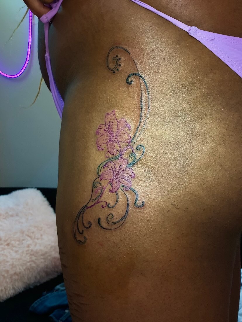 Tattoo by @tattg1rl — new_school, ornamental