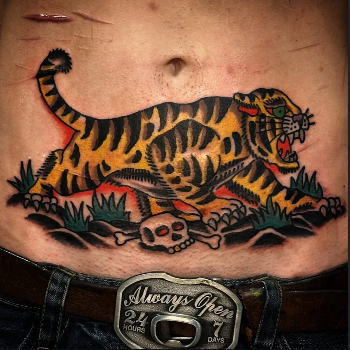 Tattoo by @robavelli — american_traditional