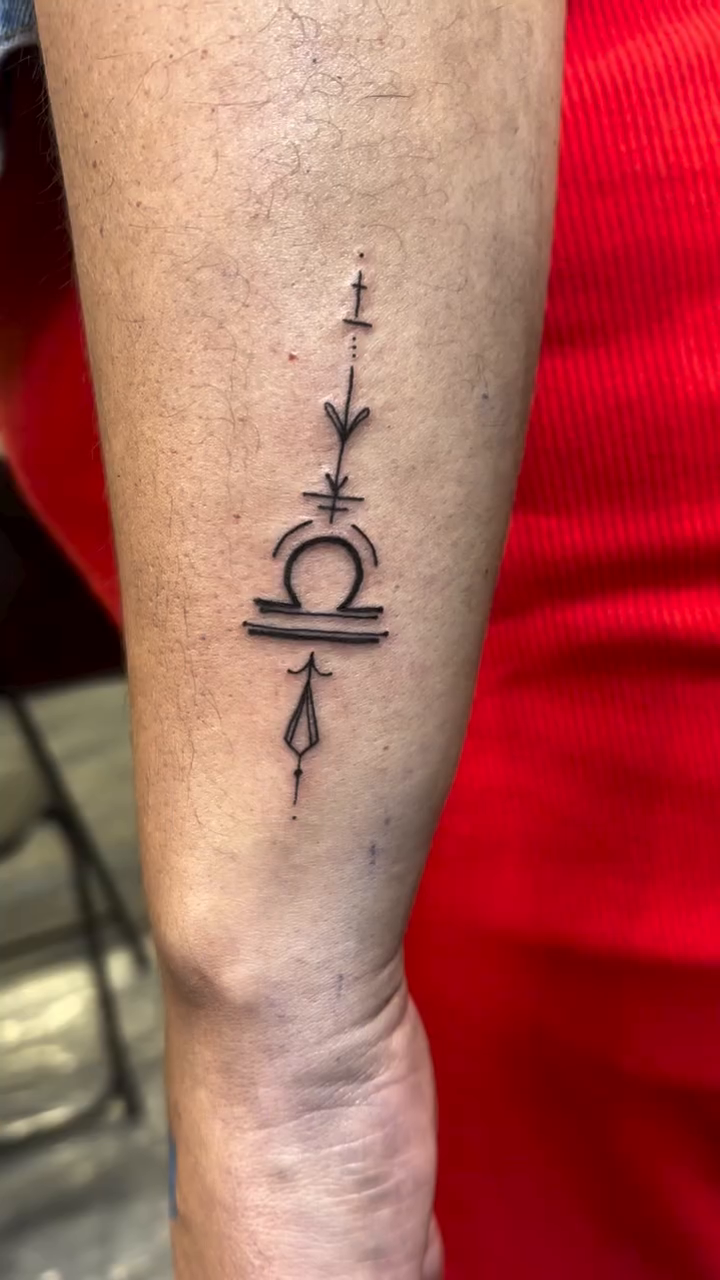 Tattoo by @sakurastabs — fine_line, minimalist
