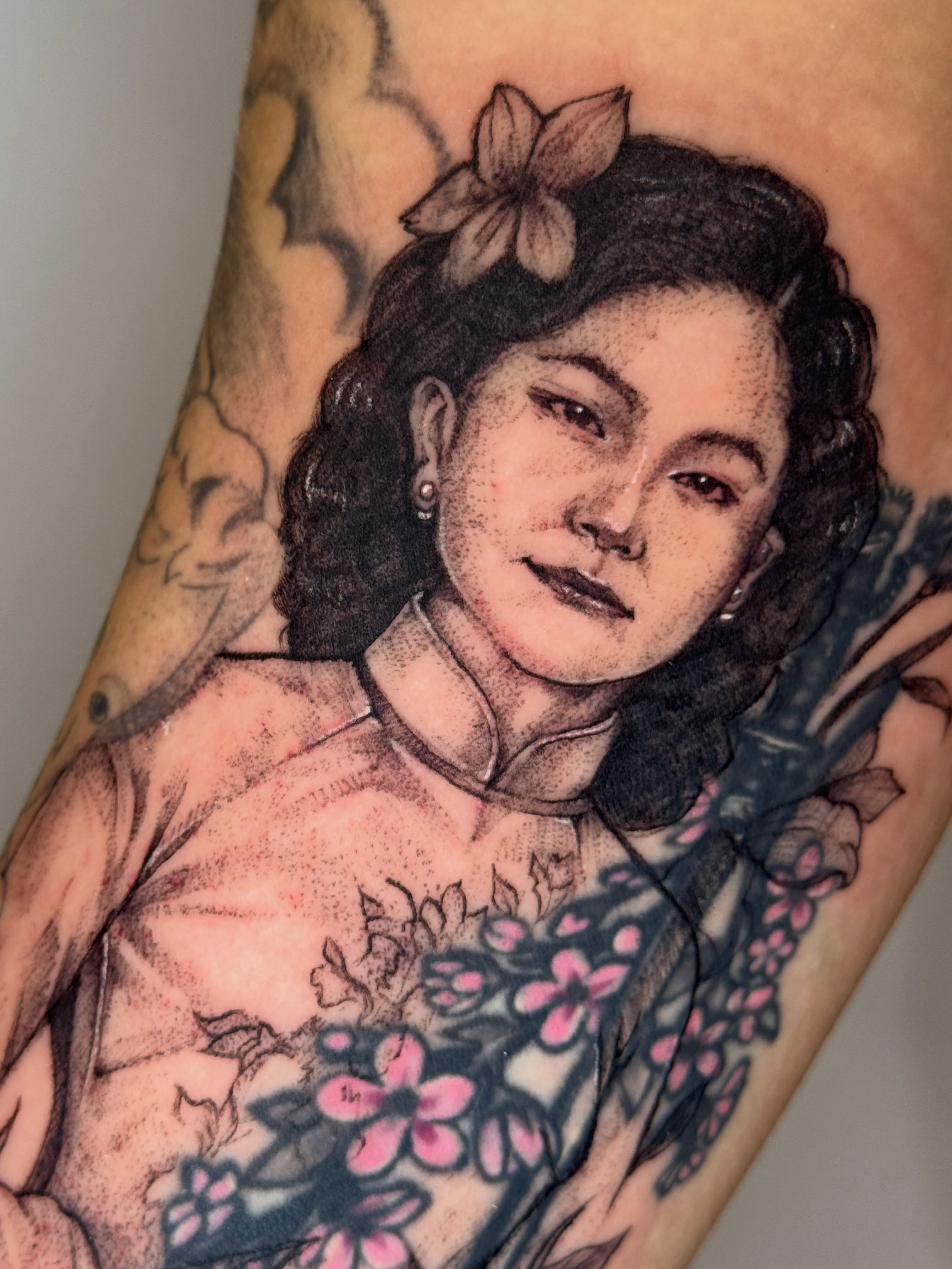 Tattoo by @ktyvink — dotwork, realism