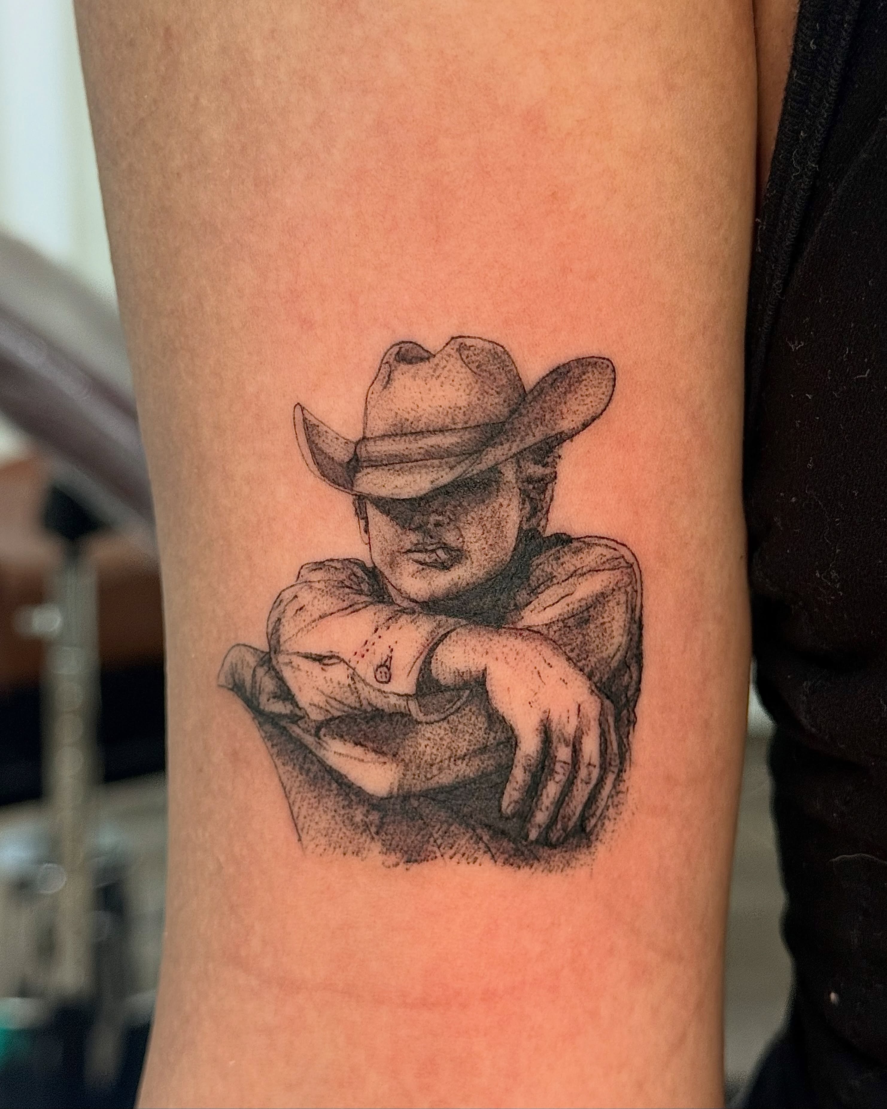 Tattoo by @onddautattoo — dotwork