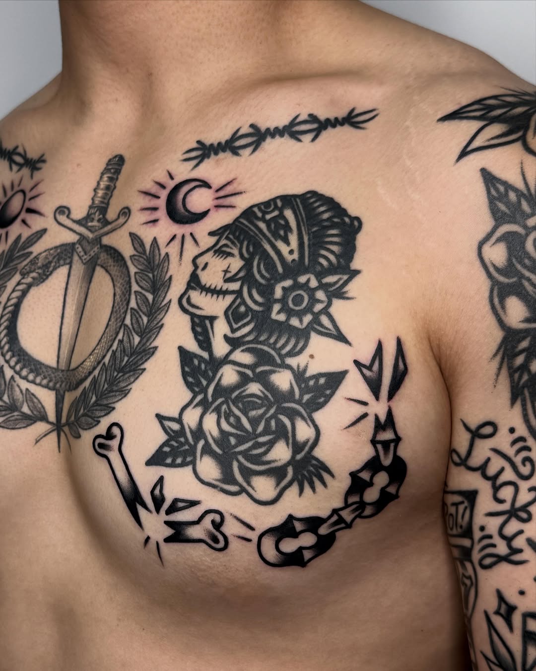 Woman with roses American traditional tattoo on the chest by 올드스쿨타투 블랙스쿨타투 부천타투 알로