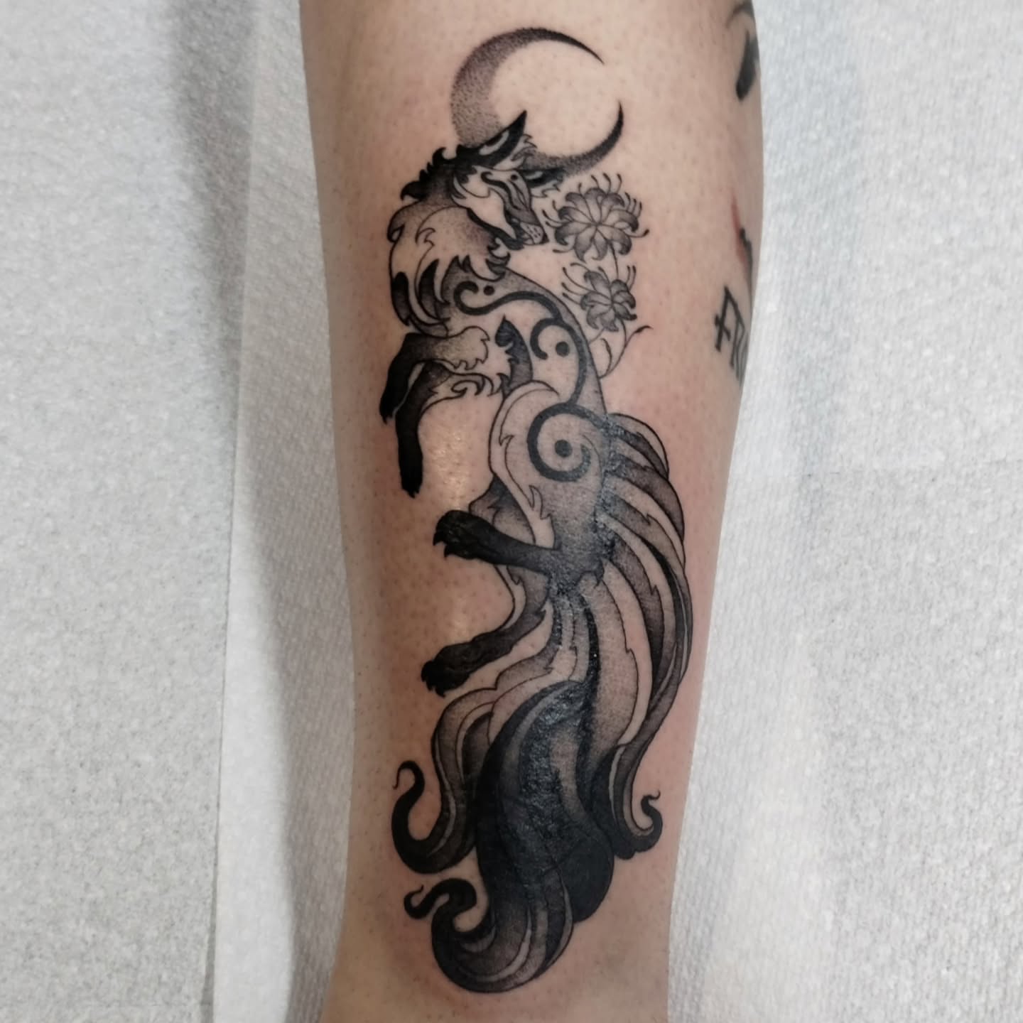 Tattoo by @wren.m.a.d.d β black_and_grey