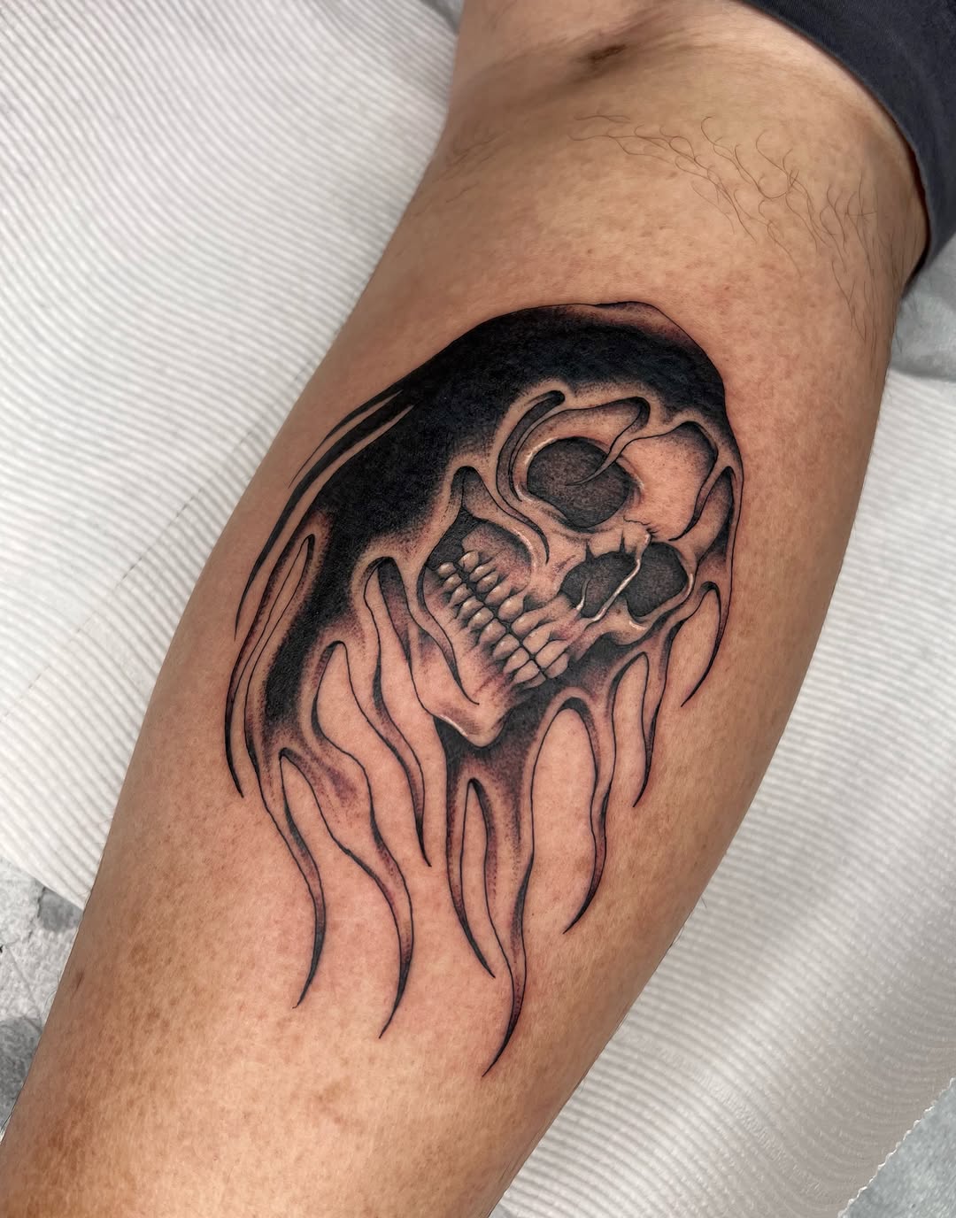 Tattoo by @michelle.chamerlik โ black_and_grey, dark_realism