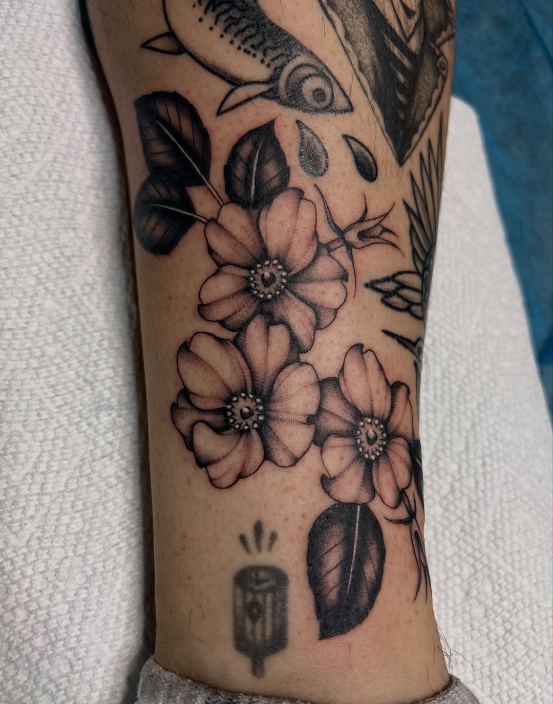 Tattoo by @michelle.chamerlik โ black_and_grey, realism