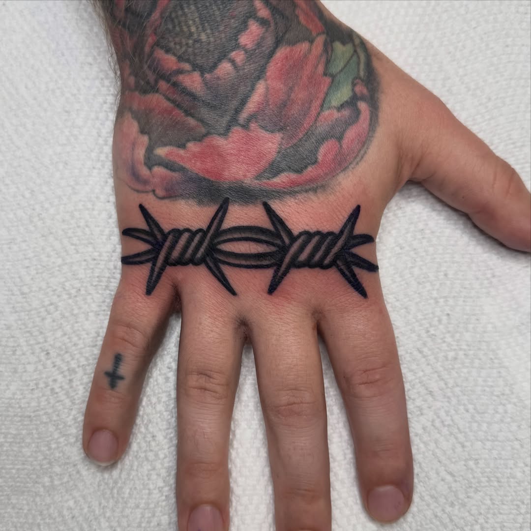 Barbed wire American traditional tattoo on the hand by ๐ฉ๐ฌ๐ค๐๐ซ ๐ฐ๐ฆ๐ค๐ฅ๐ฑ