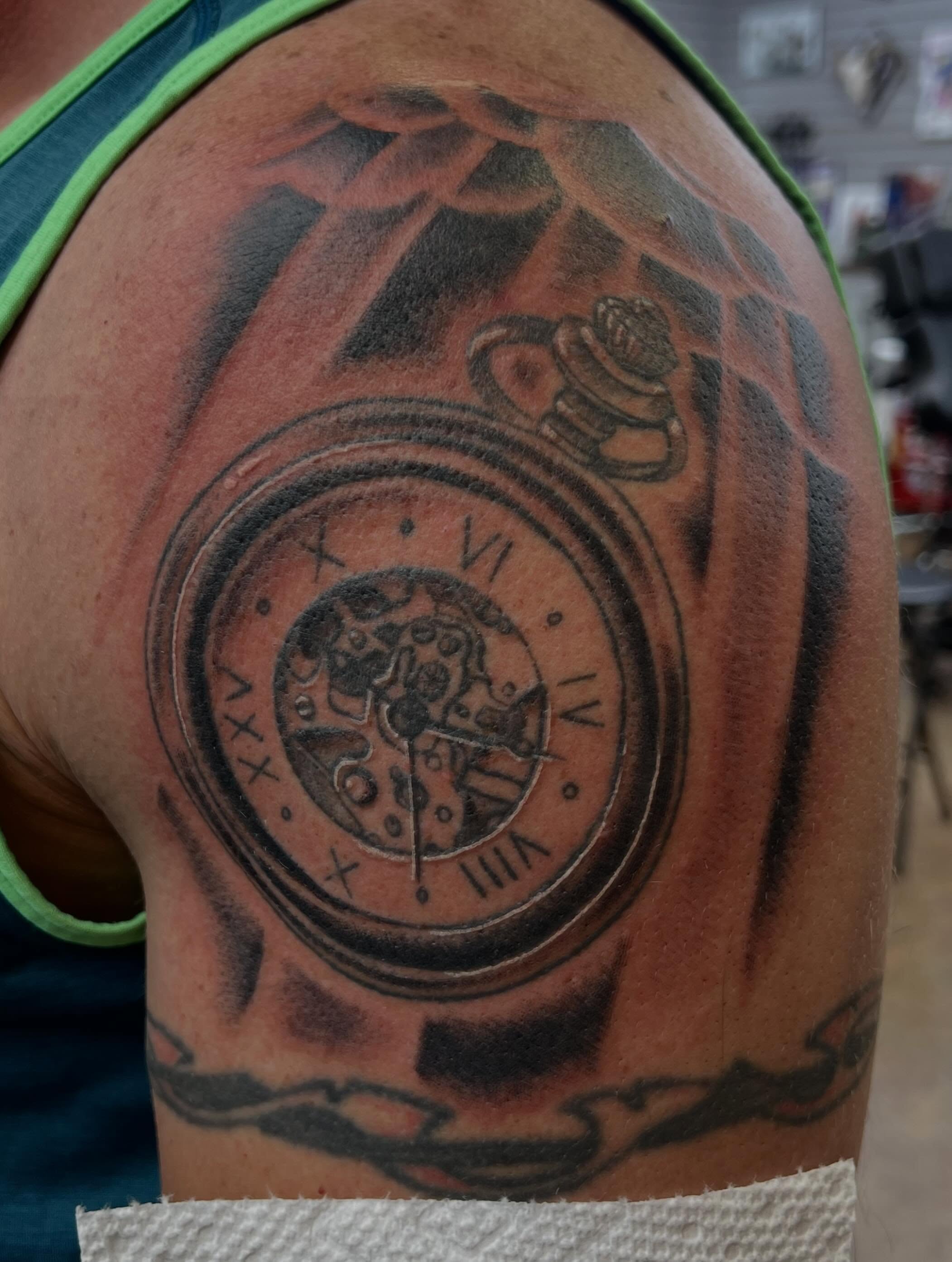Tattoo by @stabbykitten — black_and_grey