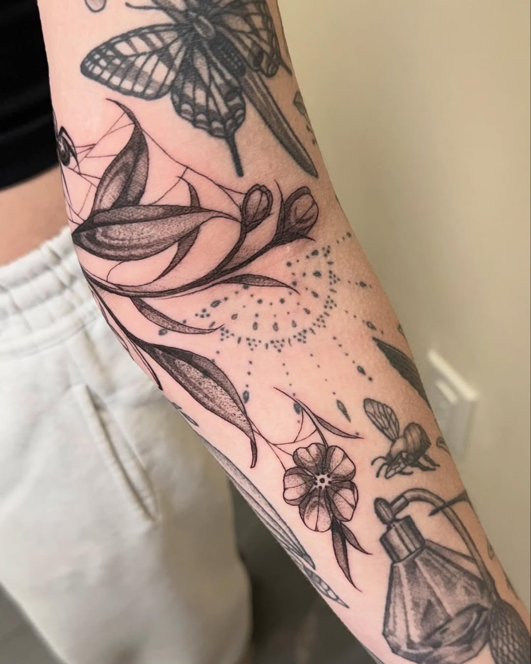 Tattoo by @jadadavistattoo — fine_line, black_and_grey
