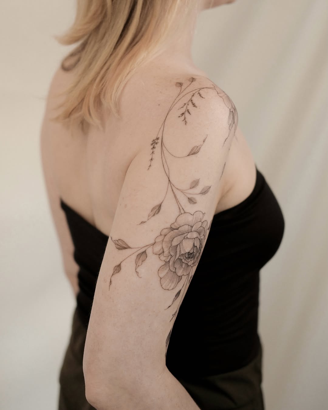 Tattoo by @meutattoo — black_and_grey