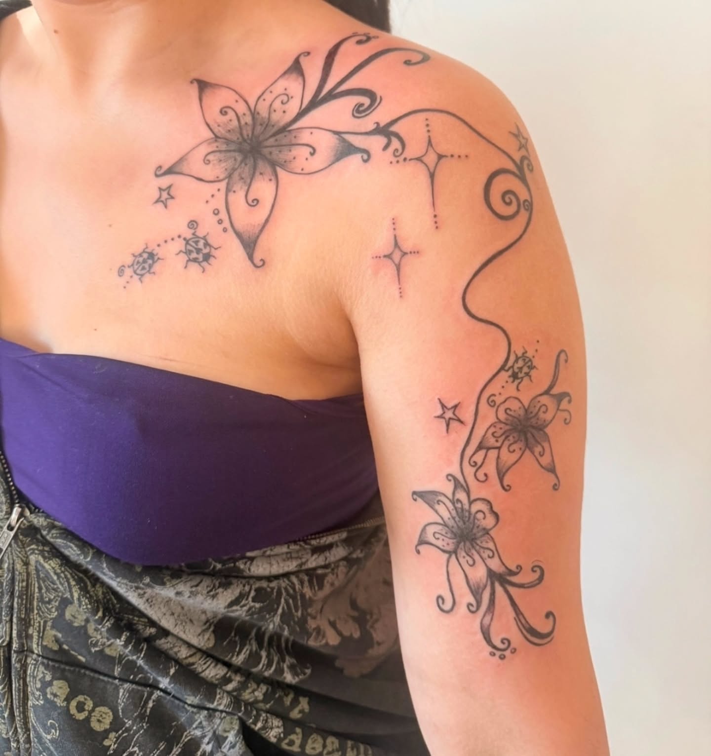 Tattoo by @ammyfoste — black_and_grey
