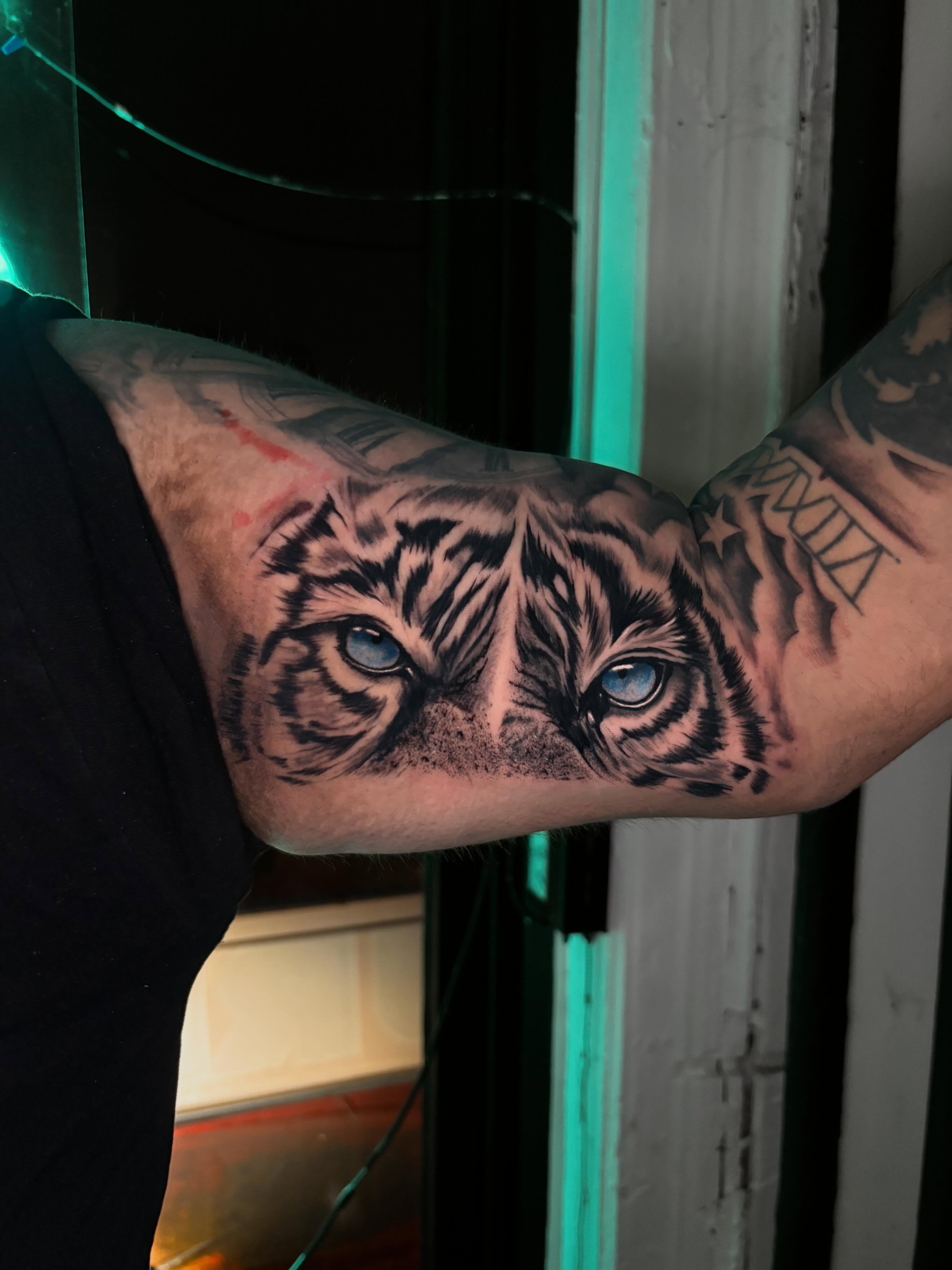 Tattoo by @daero_tattoo — realism, dark_realism