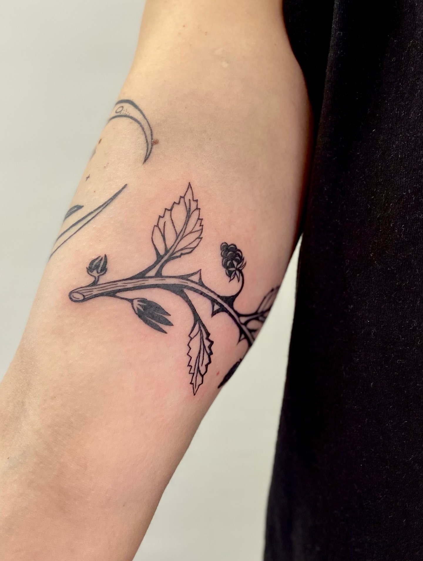 Tattoo by @cathbraungrenier — black_and_grey