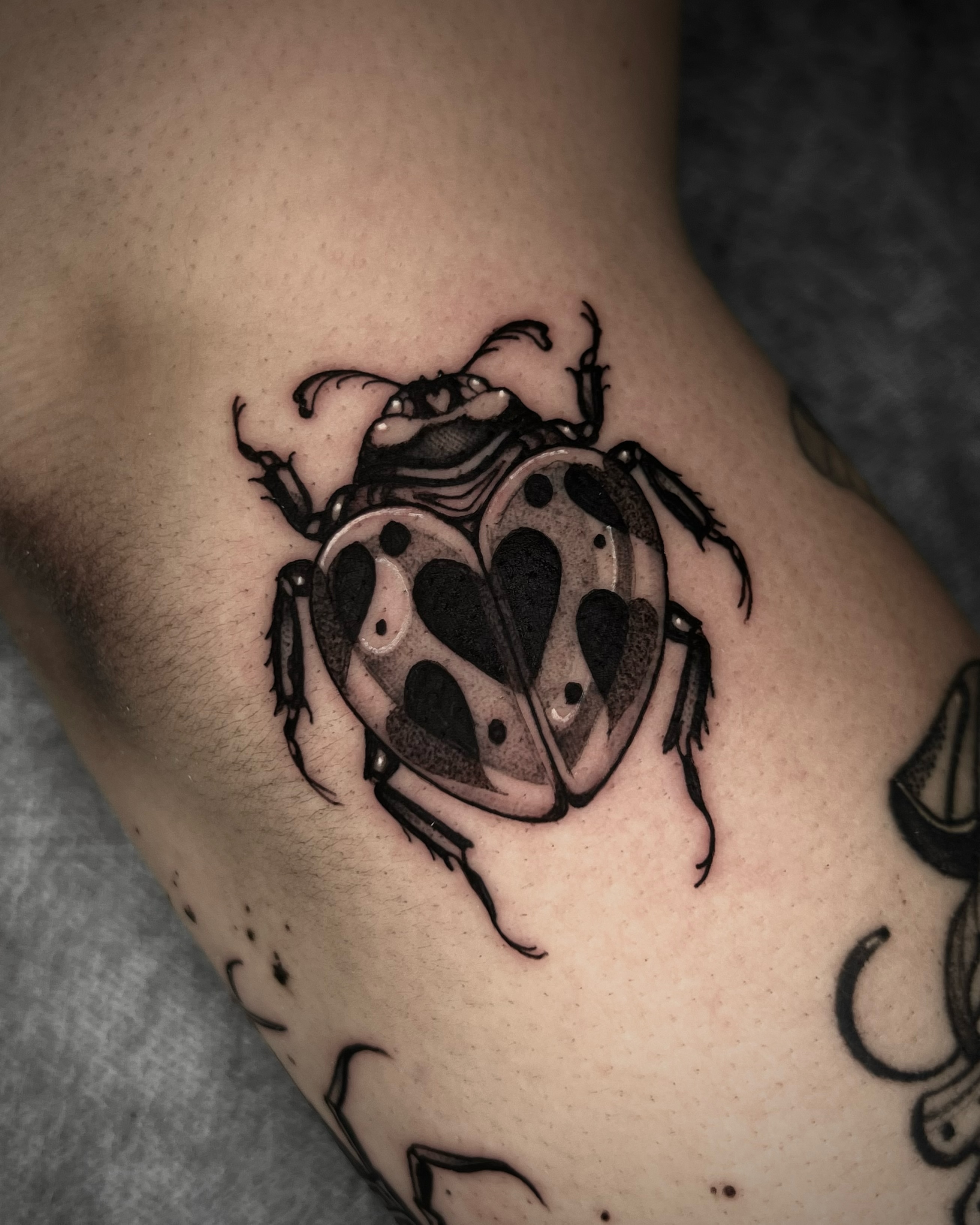 Tattoo by @caitybugink โ black_and_grey