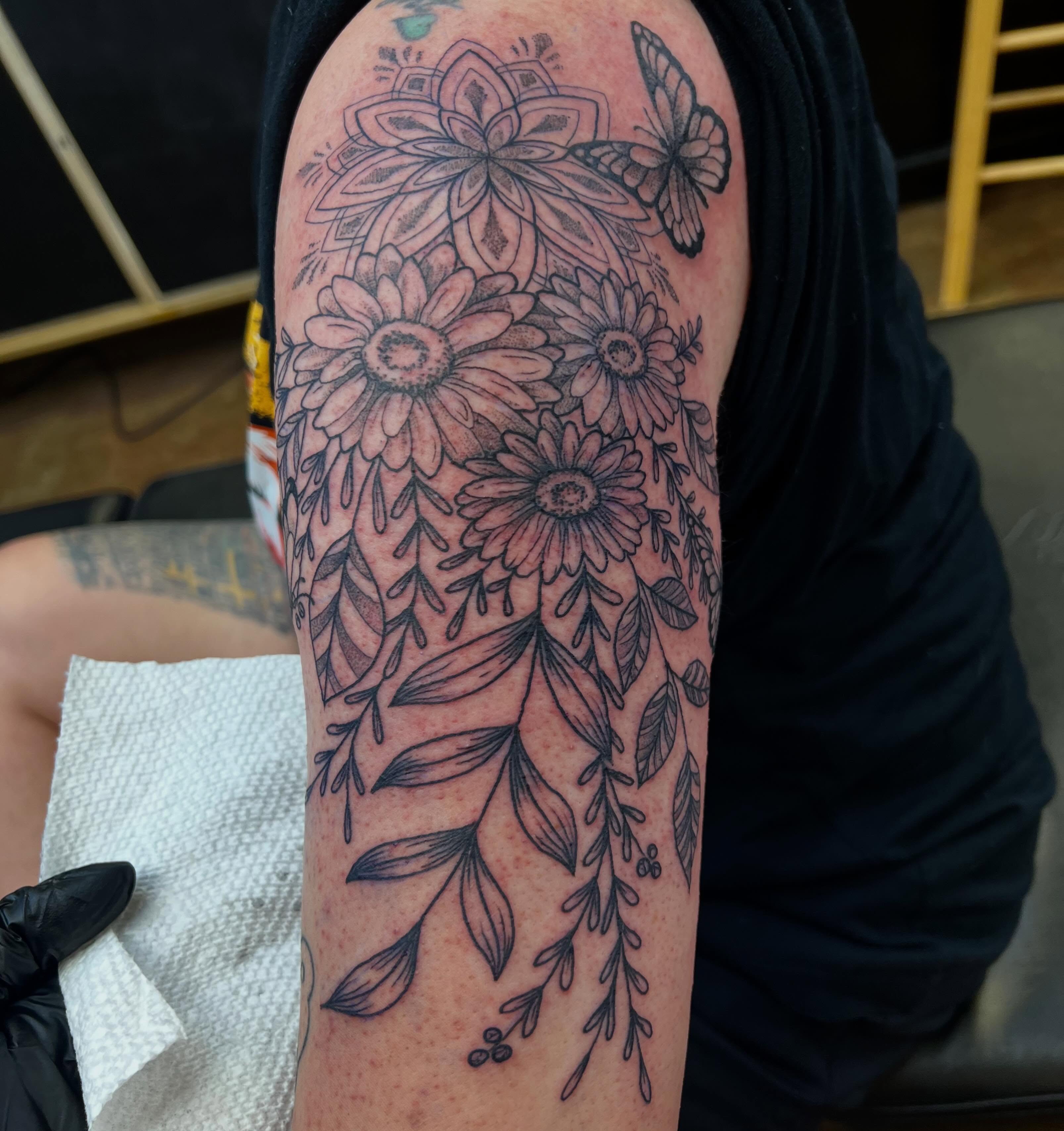 Tattoo by @stabbykitten — black_and_grey