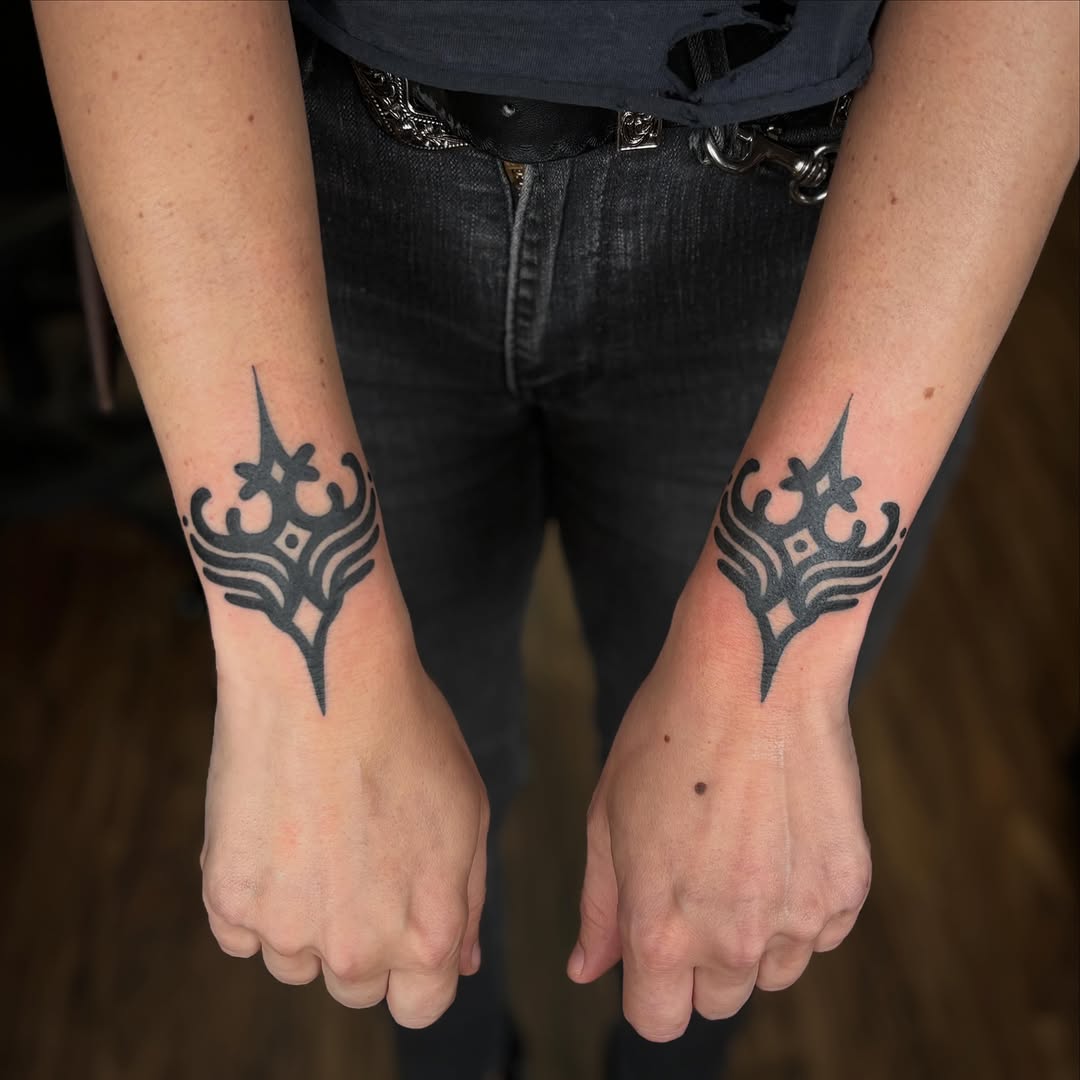 Tattoo by @deetstattoos — blackwork