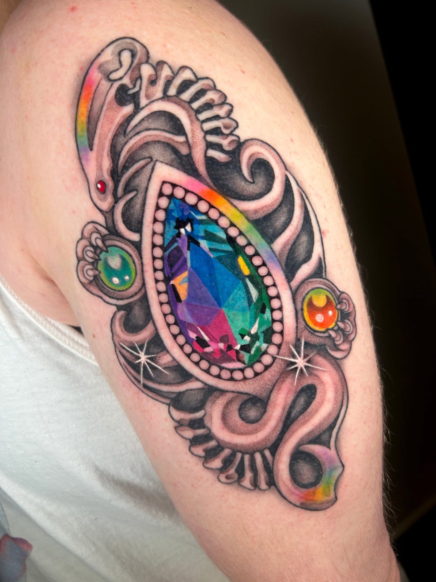 Tattoo by @chloemarietattoos โ geometric