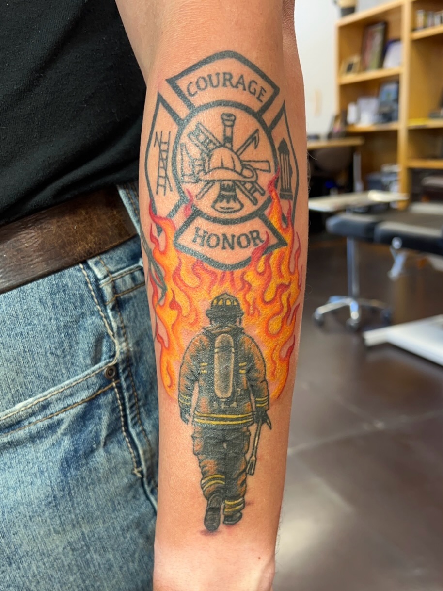 Firefighter silhouette black and grey tattoo on the forearm by ๐๐ฒ๐ต๐ ๐๐ช๐พ๐ป๐ฒ๐ต๐ช ๐ฃ๐ช๐ฝ๐ฝ๐ธ๐ธ๐ผ
