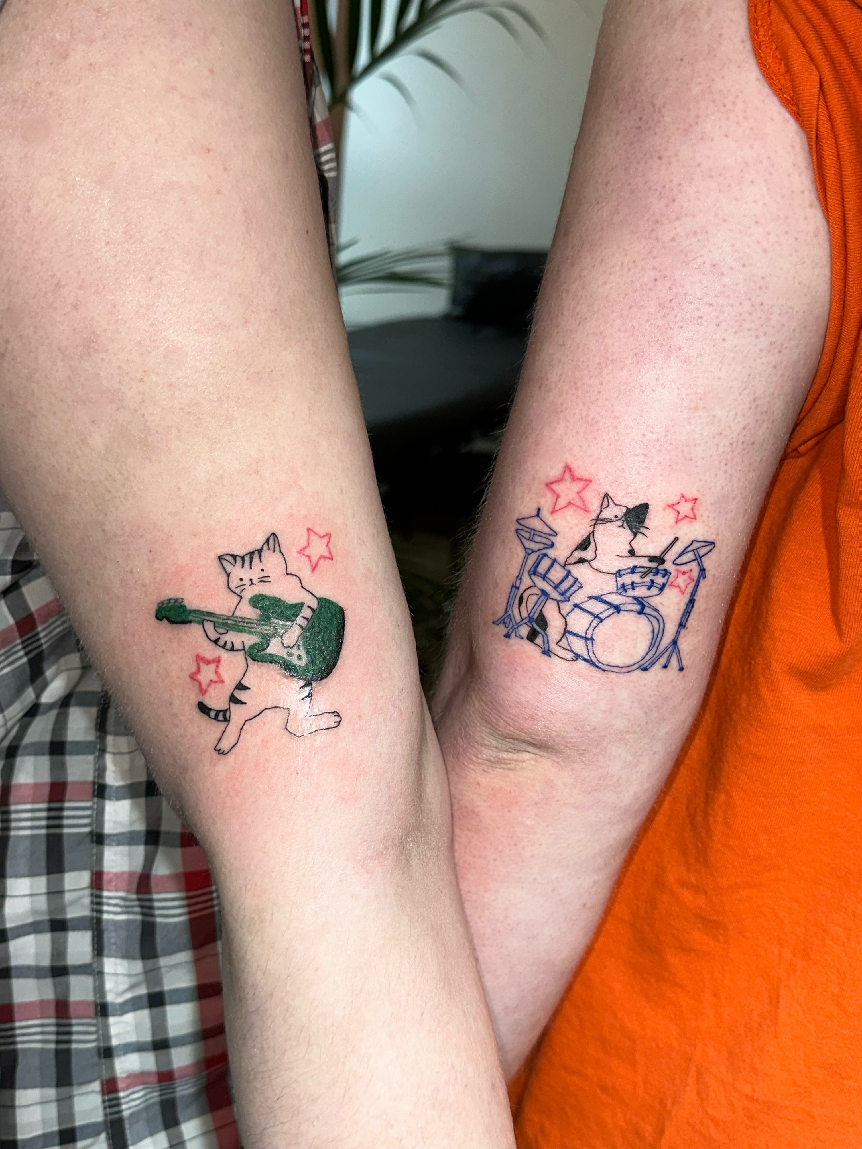 Tattoo by @kiijooya — american_traditional, dotwork