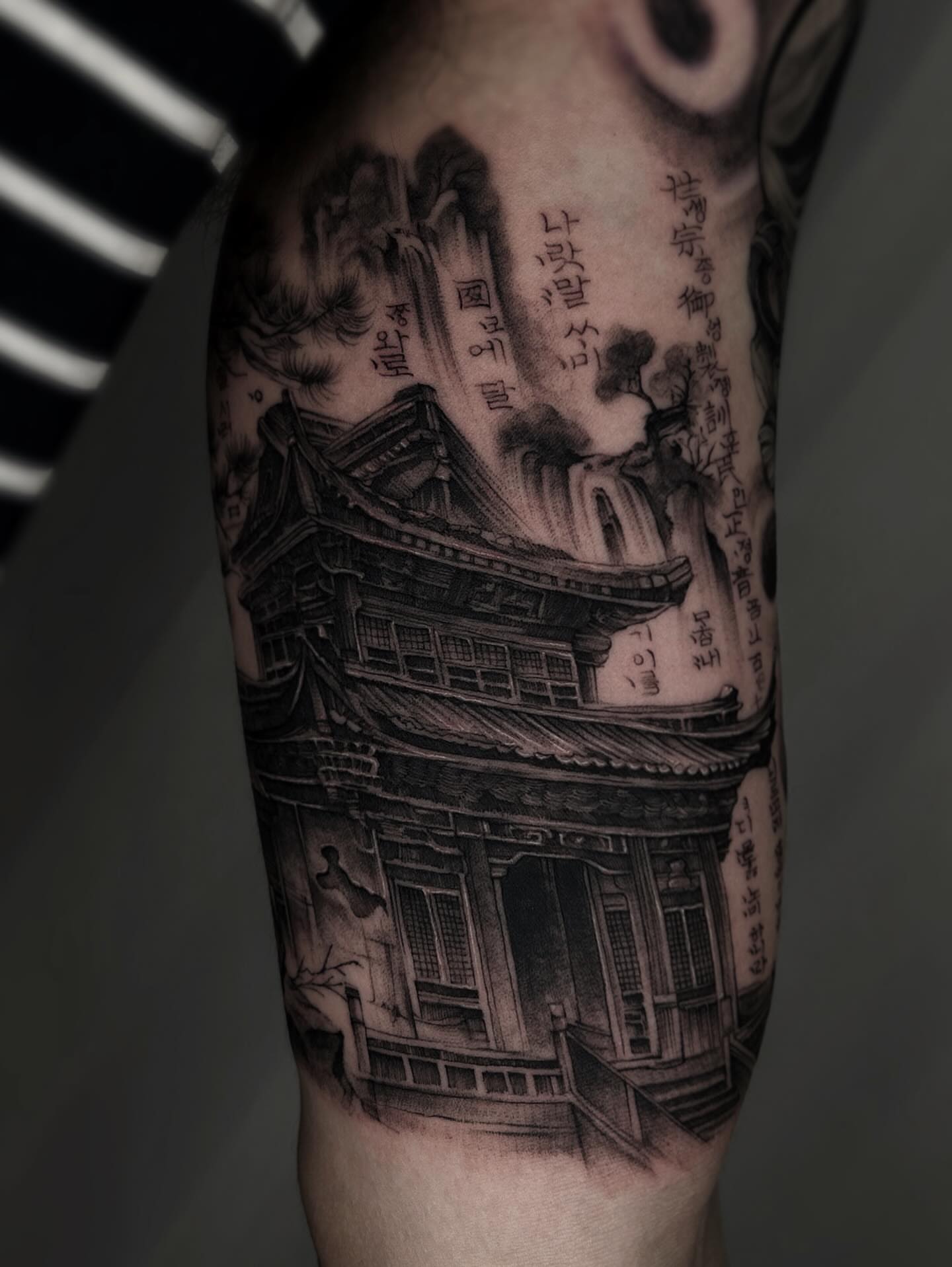 Tattoo by @tamilia_howall — black_and_grey, realism