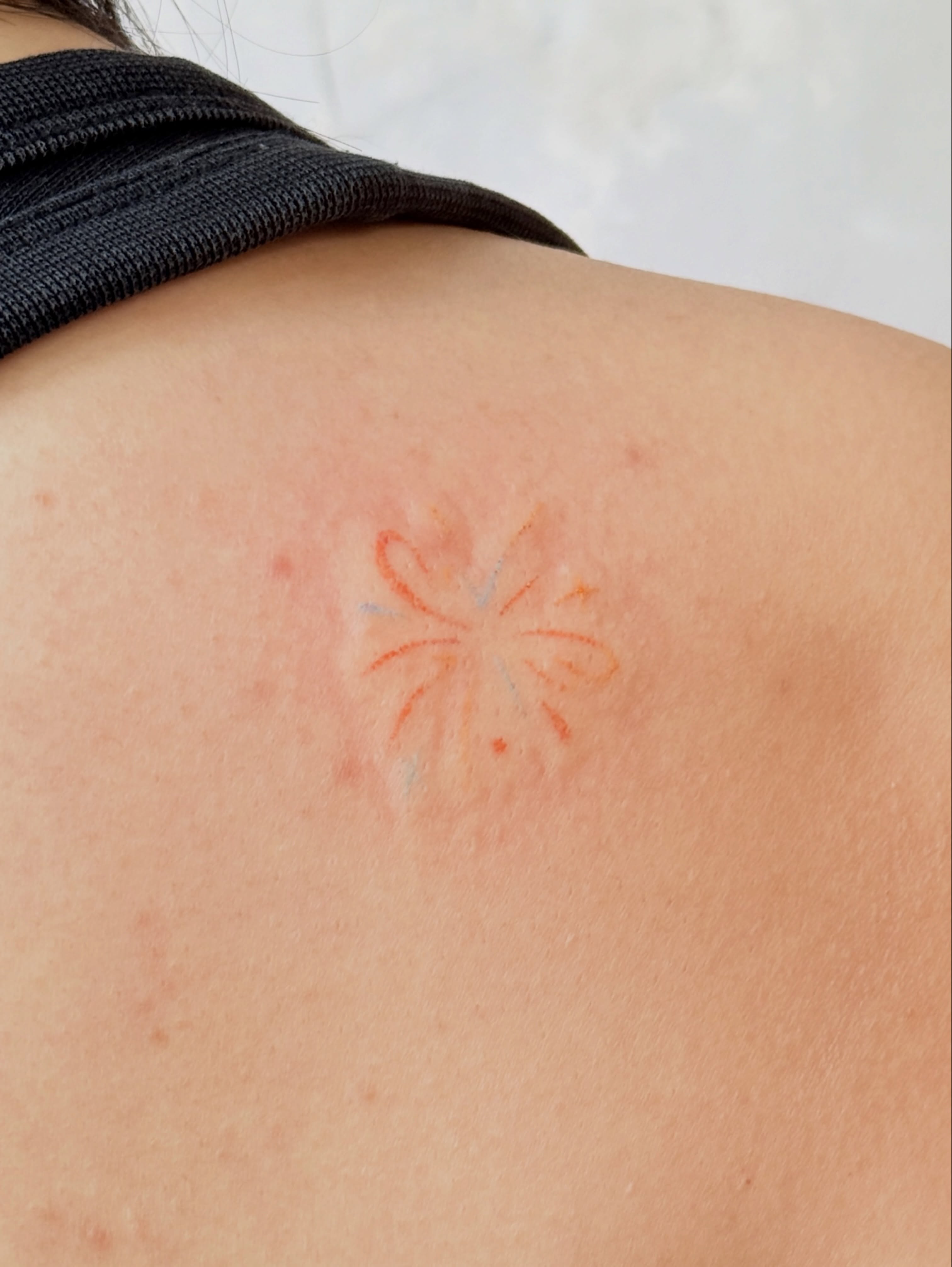 Geometric pattern geometric tattoo on the back by ❆소땀타투_클로버타투