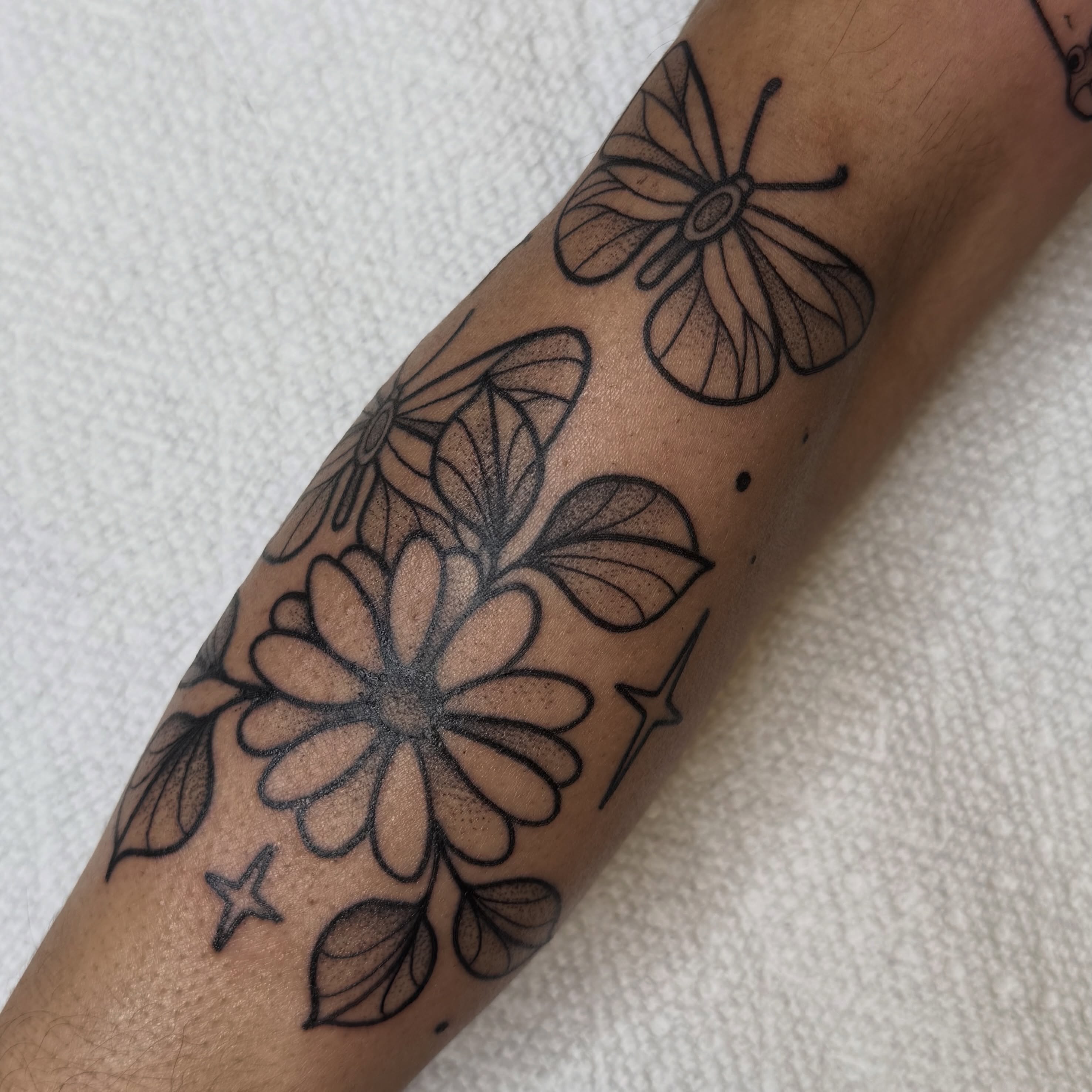 Tattoo by @beltanebeetattoo — black_and_grey