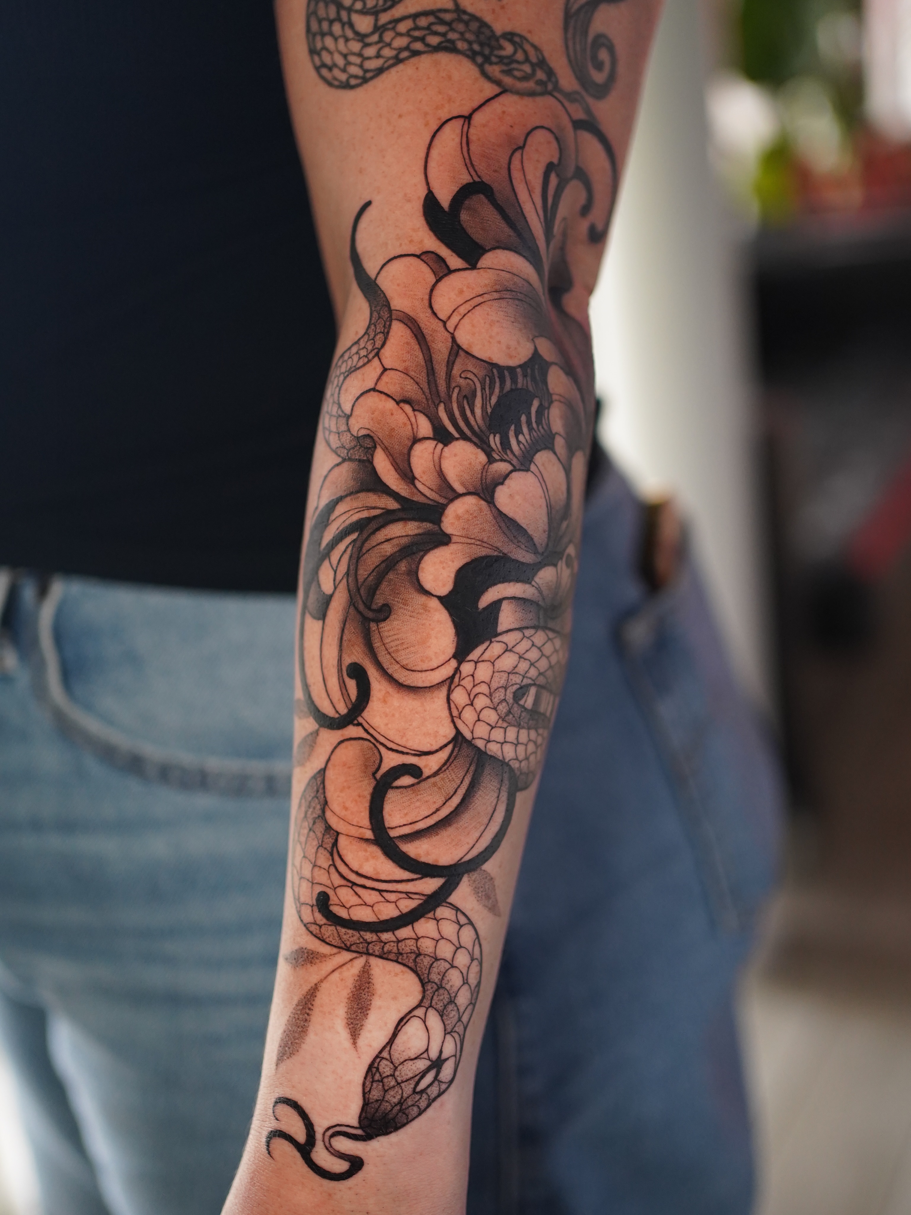 Tattoo by @jess.psychedelia — black_and_grey