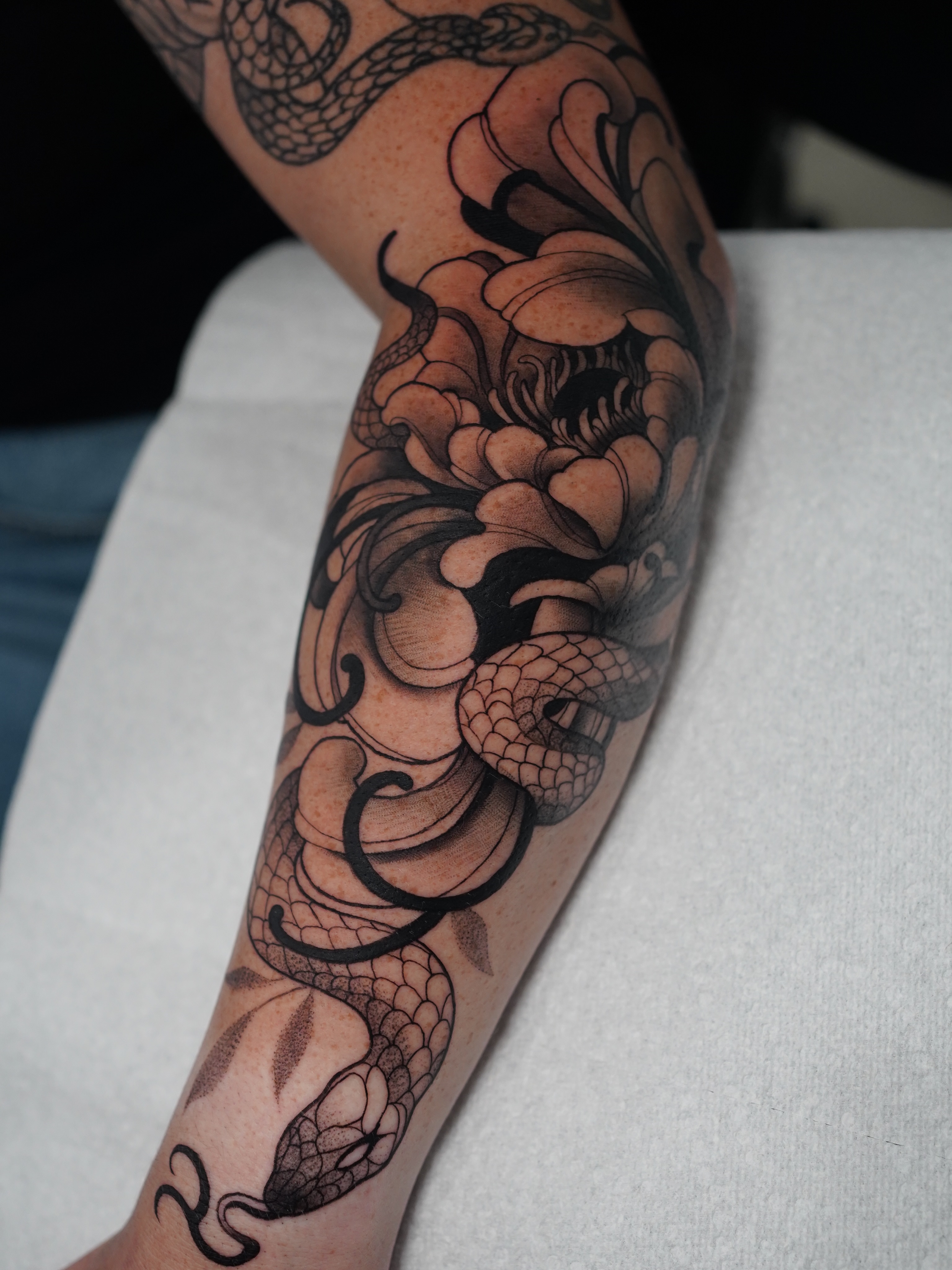 Tattoo by @jess.psychedelia — black_and_grey