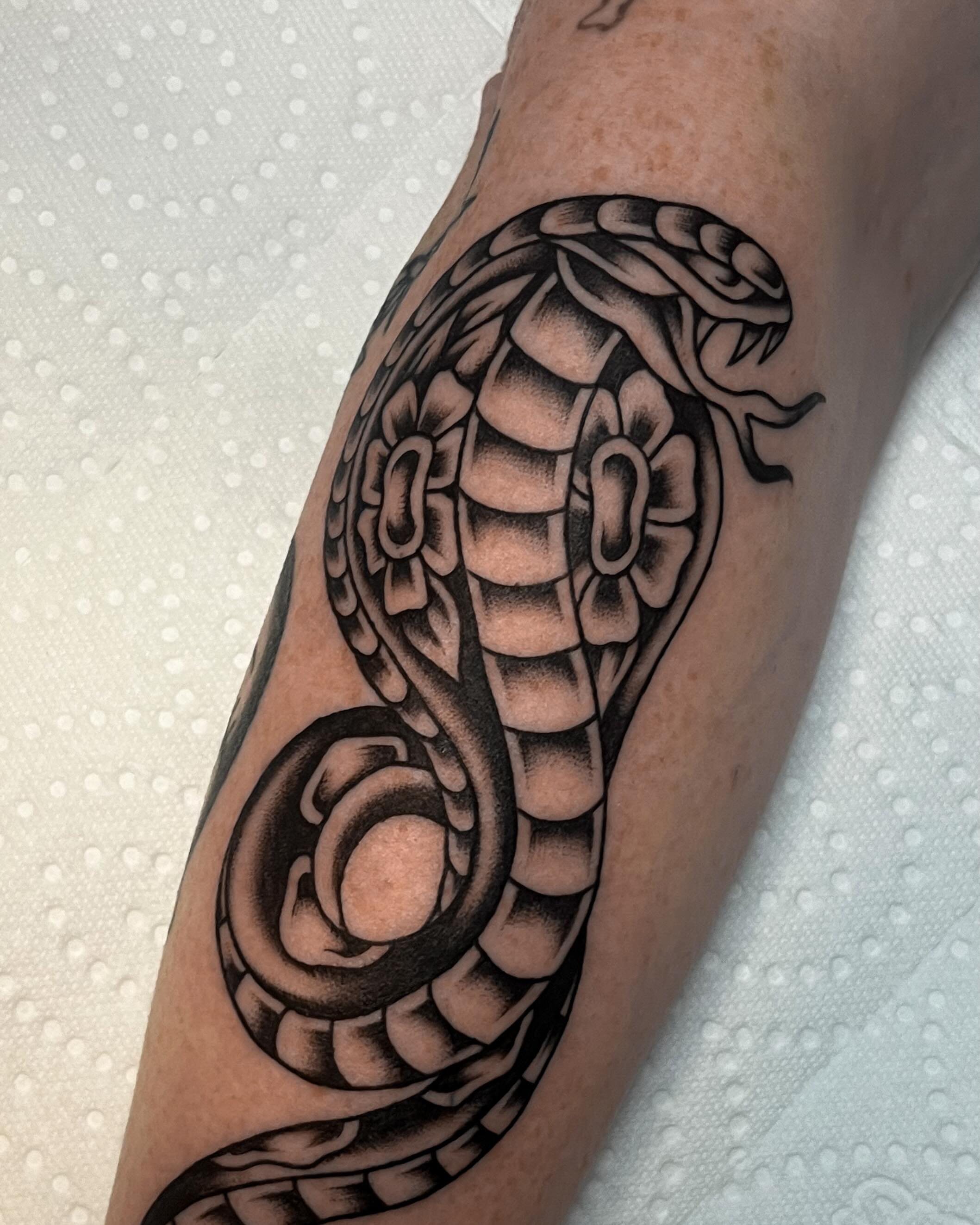 Tattoo by @ninarosatattoo — black_and_grey