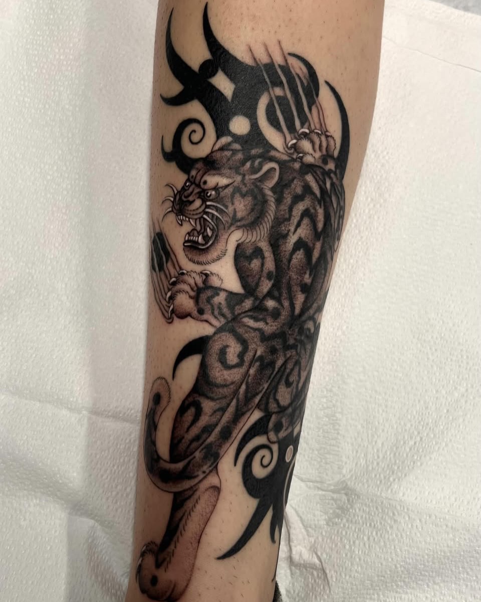Tattoo by @maplestattoo — black_and_grey, tribal