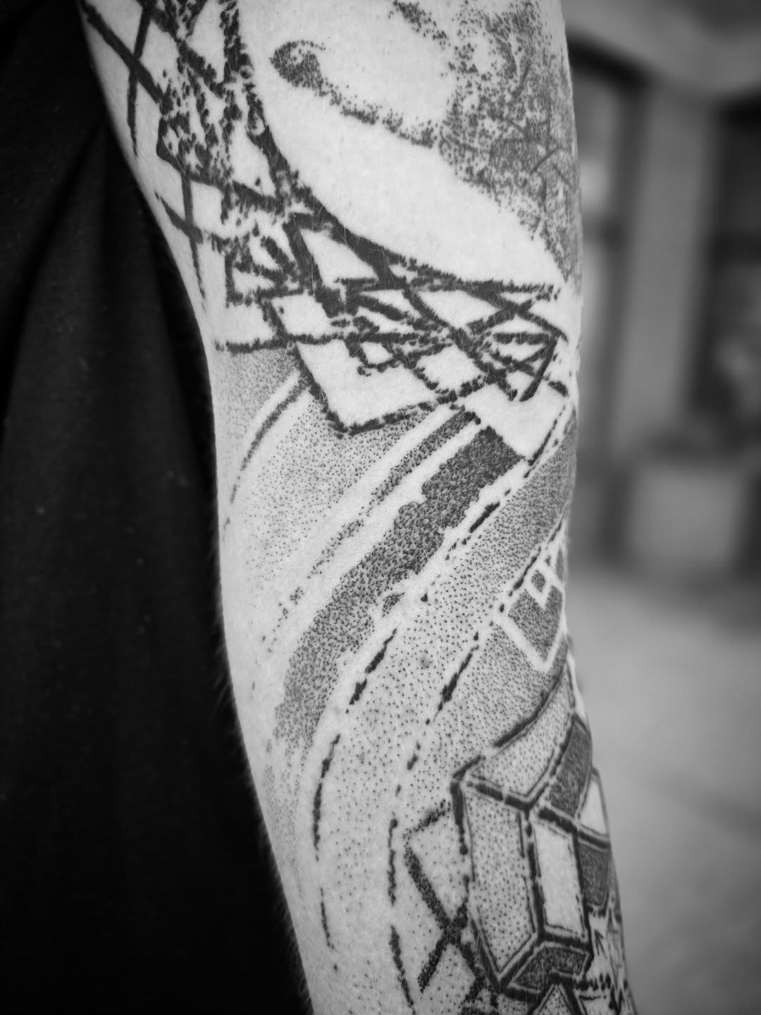 Tattoo by @aaronistattoo — dotwork, geometric