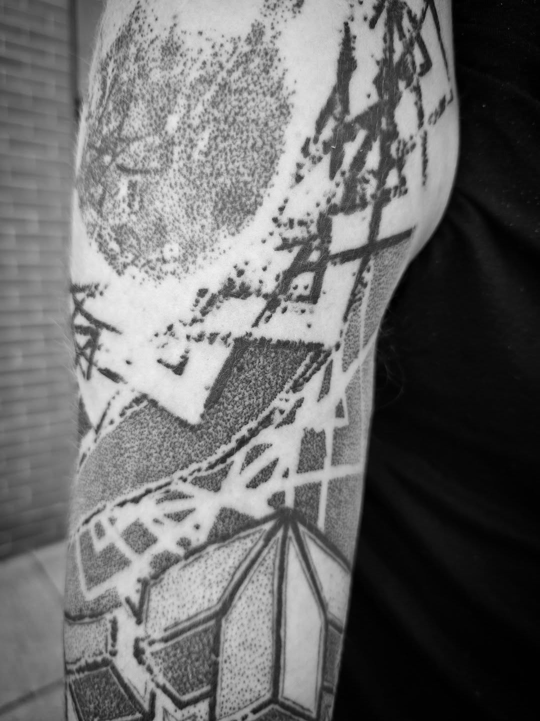 Tattoo by @aaronistattoo — dotwork, geometric