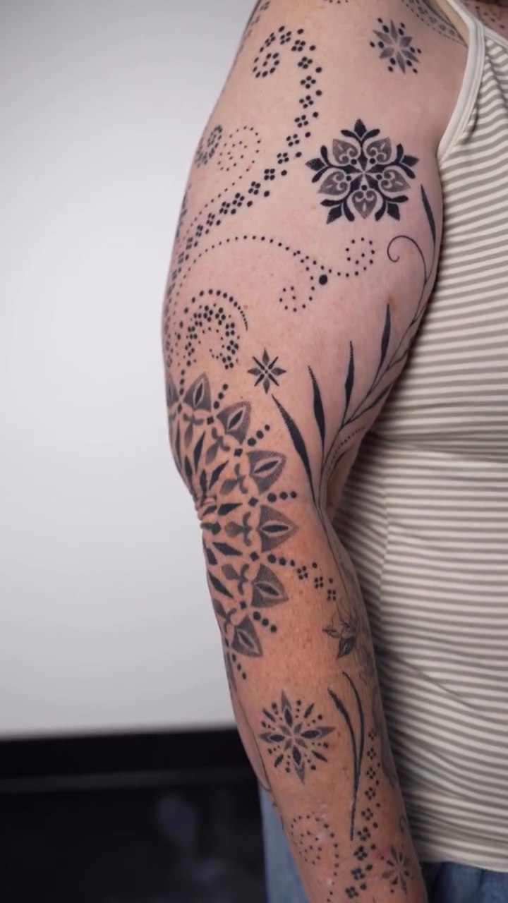 Tattoo by @nairadots — blackwork, ornamental