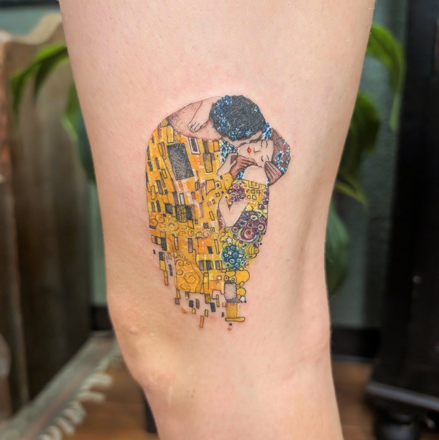 Tattoo by @teresarosetattoos โ dotwork, geometric