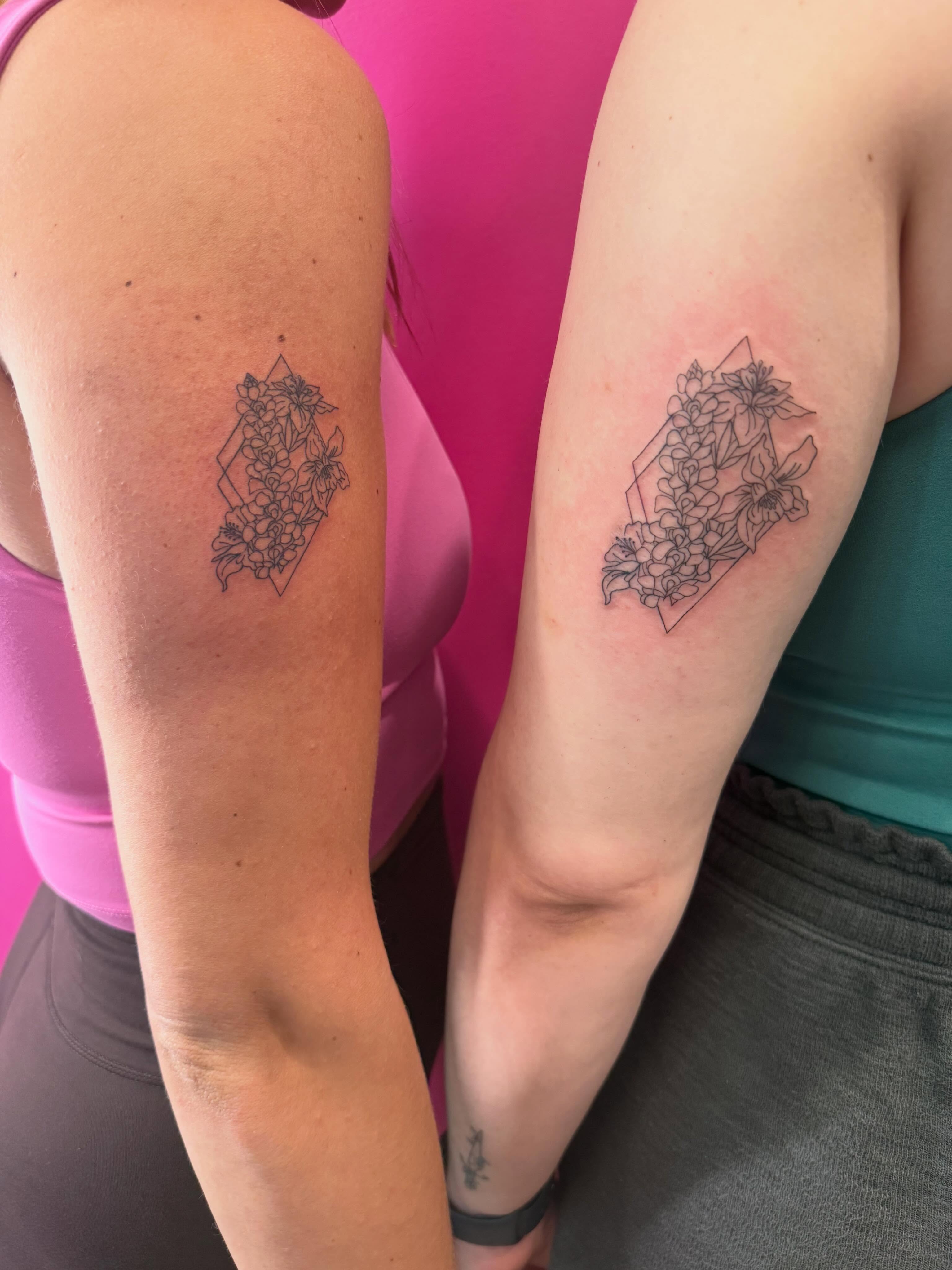 Tattoo by @pinkhousetattoo β geometric, black_and_grey