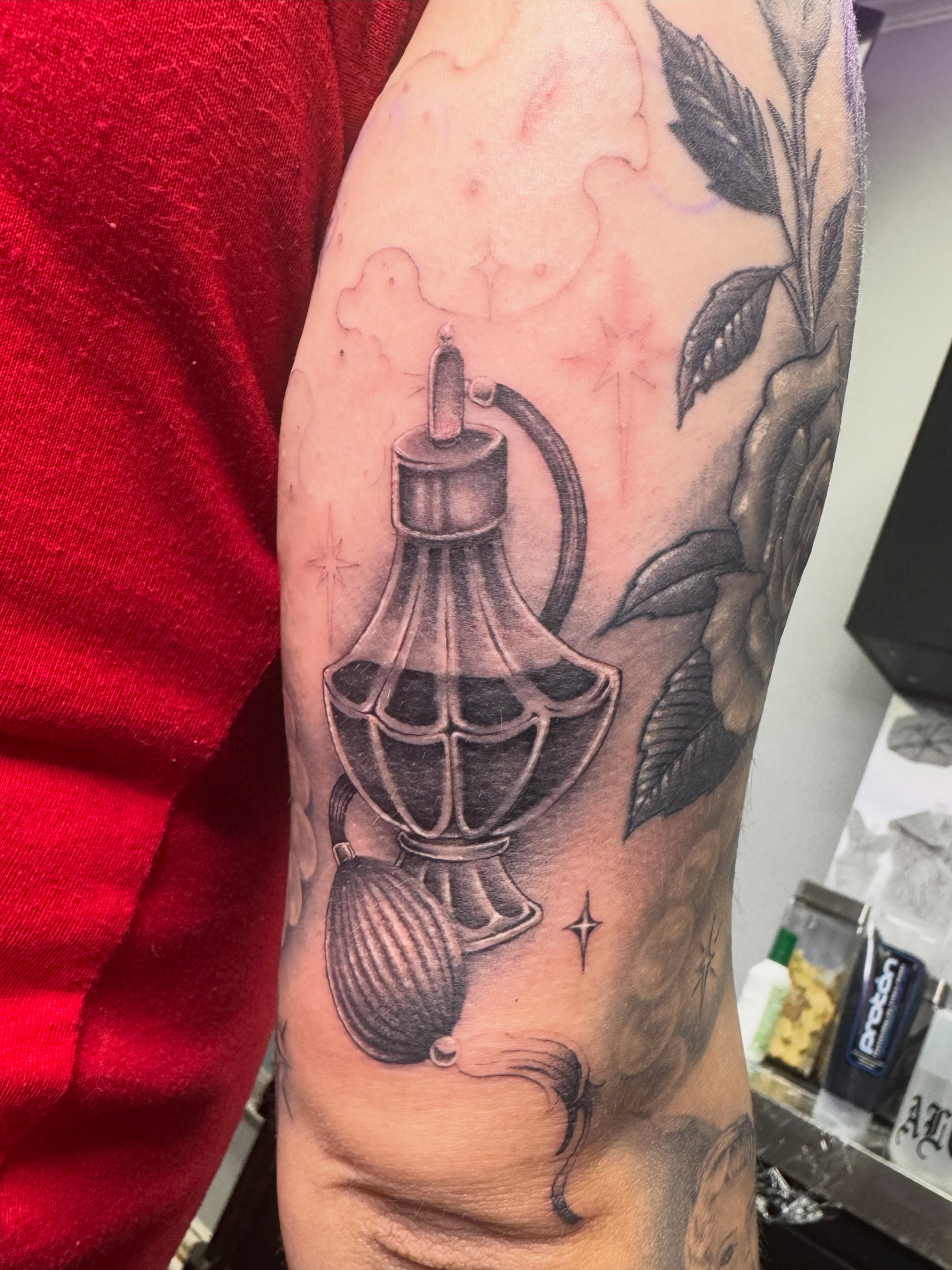Tattoo by @aintnothinbutagthang817 — black_and_grey