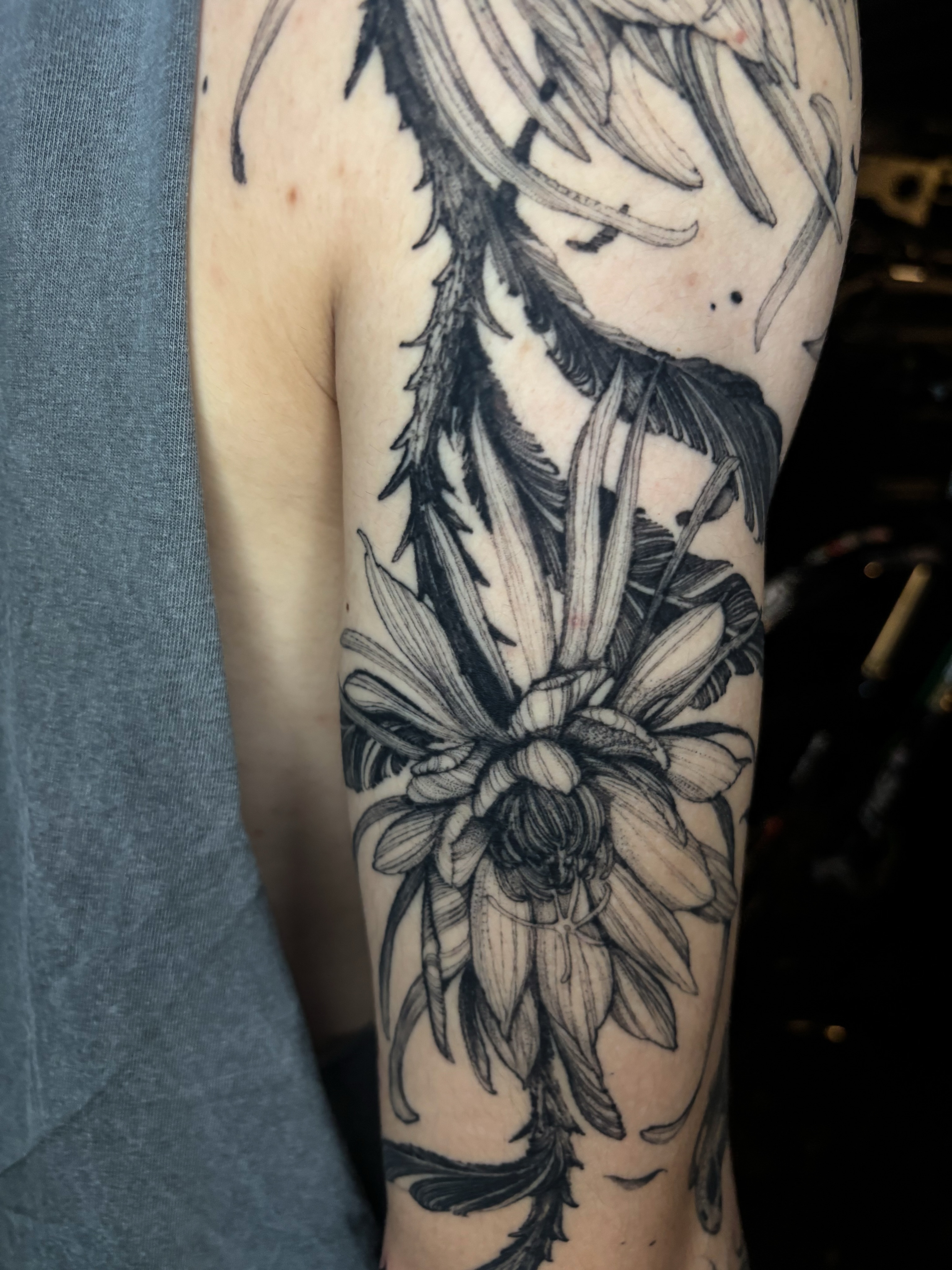 Tattoo by @338tattoo — black_and_grey