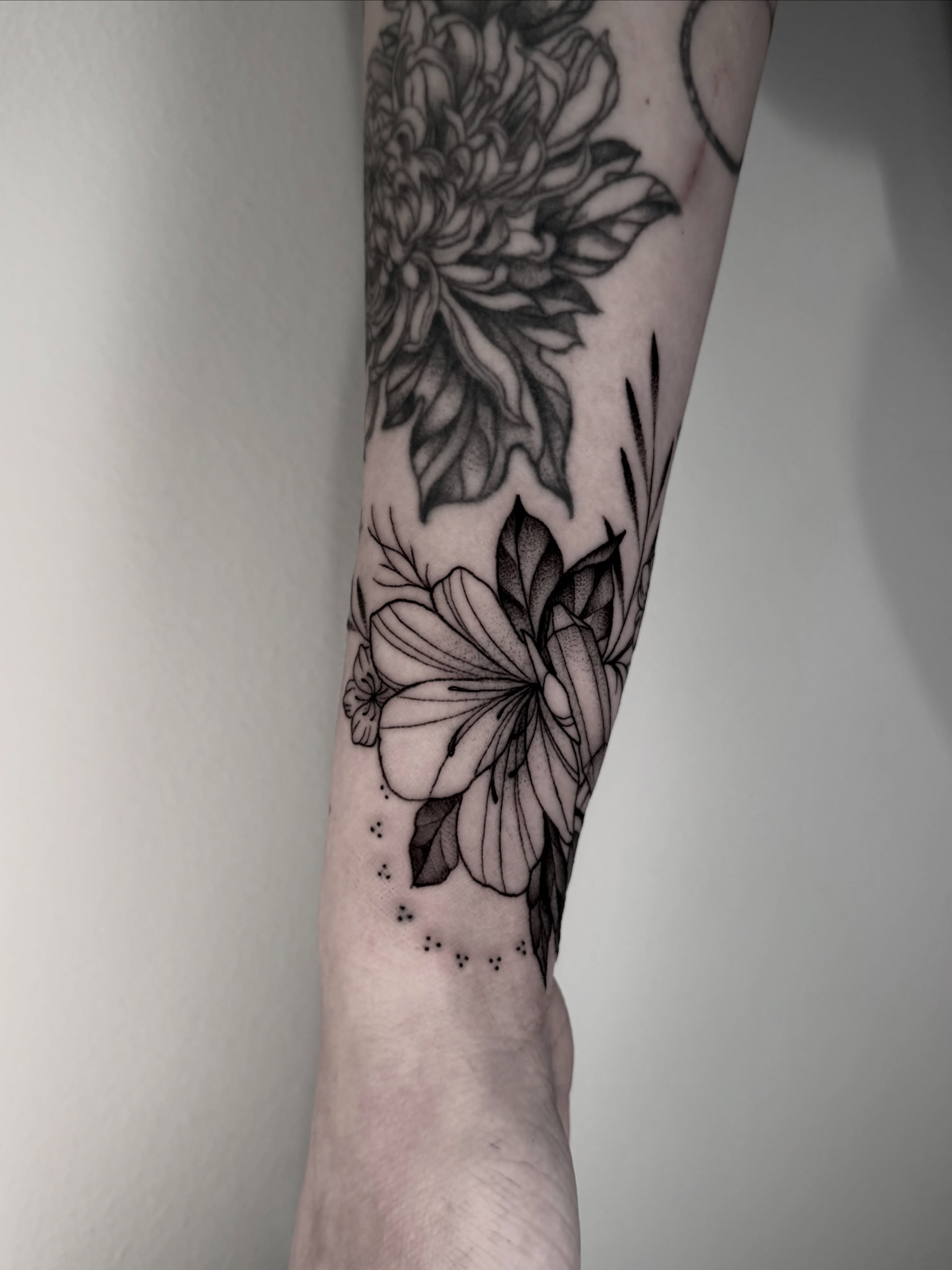 Tattoo by @katepenntattoos โ black_and_grey, dotwork
