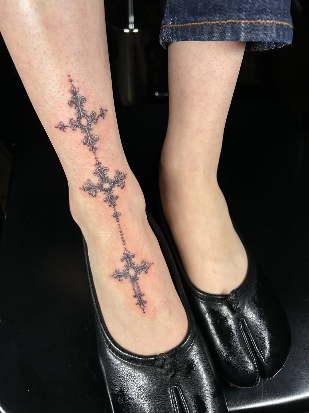 Tattoo by @tesnusa — ornamental, fine_line
