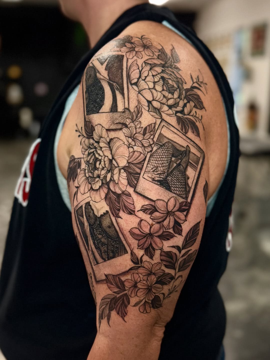 Tattoo by @paolainkart — black_and_grey, realism