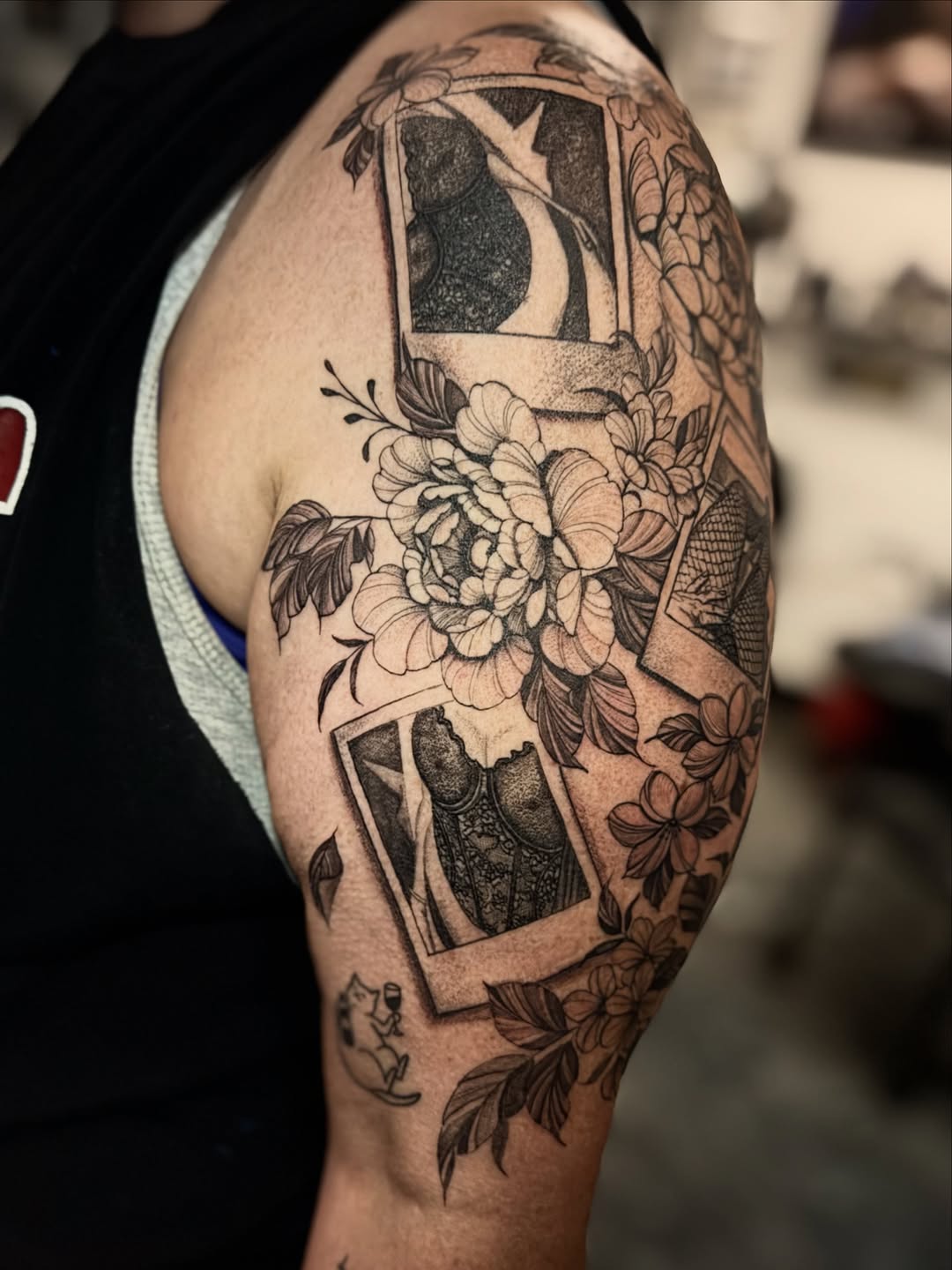 Tattoo by @paolainkart — black_and_grey, realism