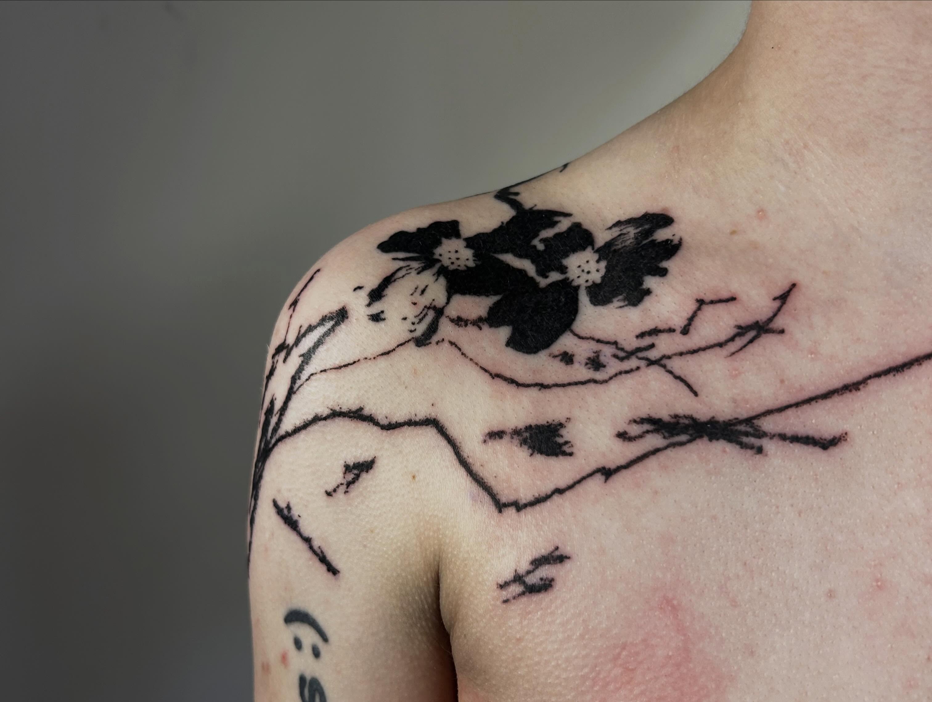 Tattoo by @tomlovesid — black_and_grey
