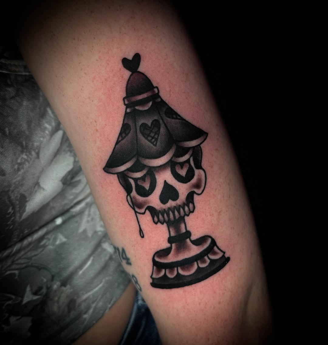 Tattoo by @savvy__ink — american_traditional
