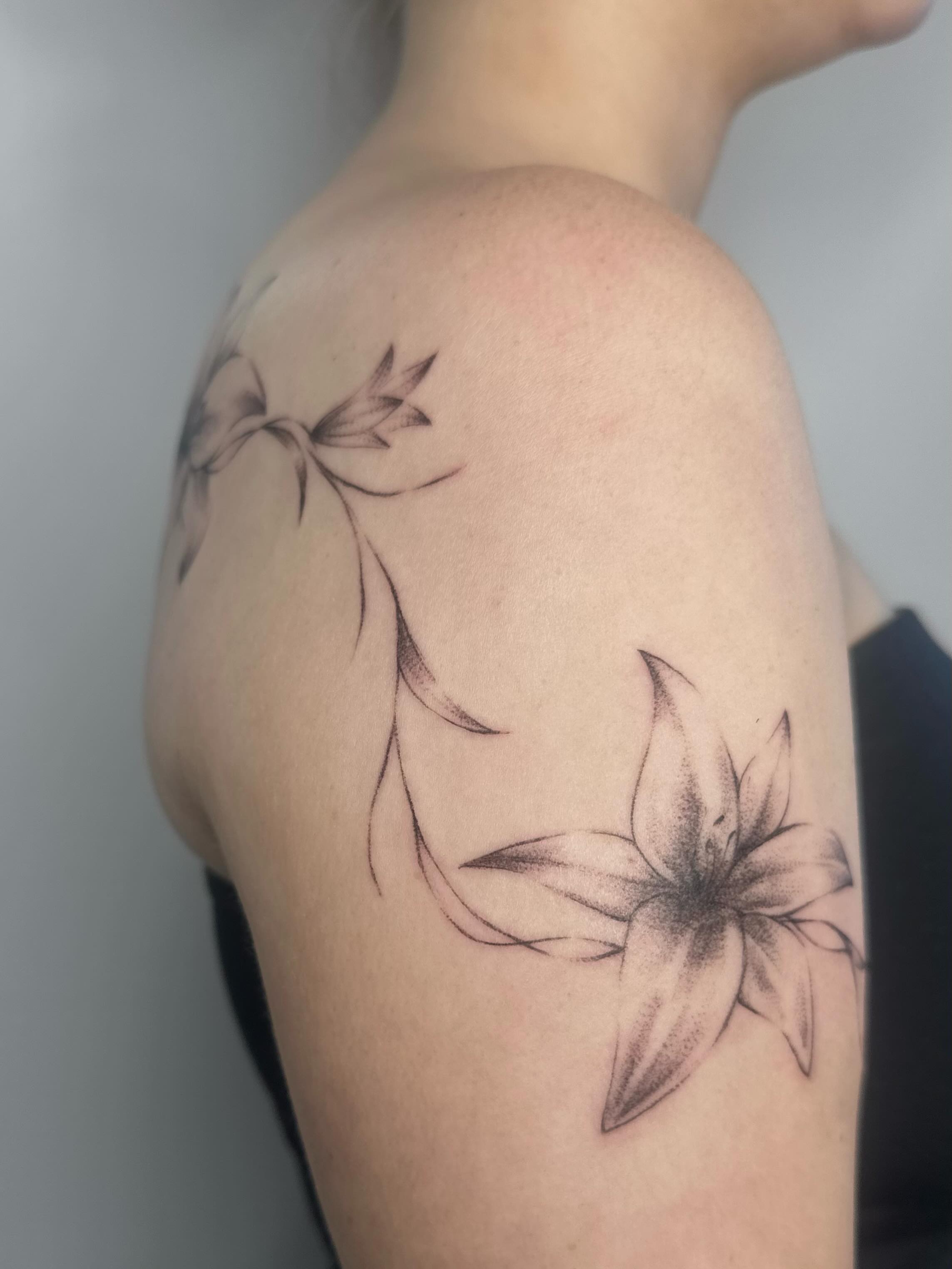 Flower dotwork tattoo on the shoulder by edie ☆ kansas tattoo artist, Lawrence, Kansas