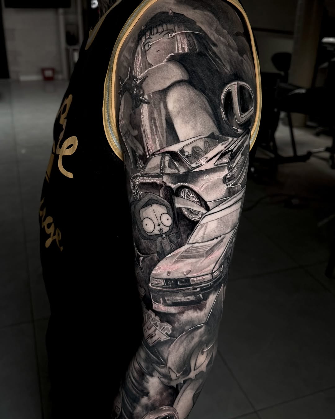 Tattoo by @gabrielvtattoos — realism, black_and_grey