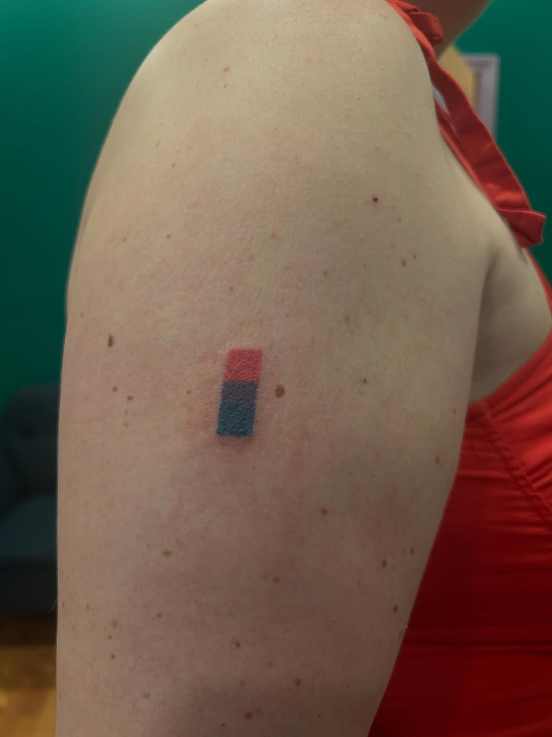 Geometric rectangle tattoo on the shoulder by Emma D