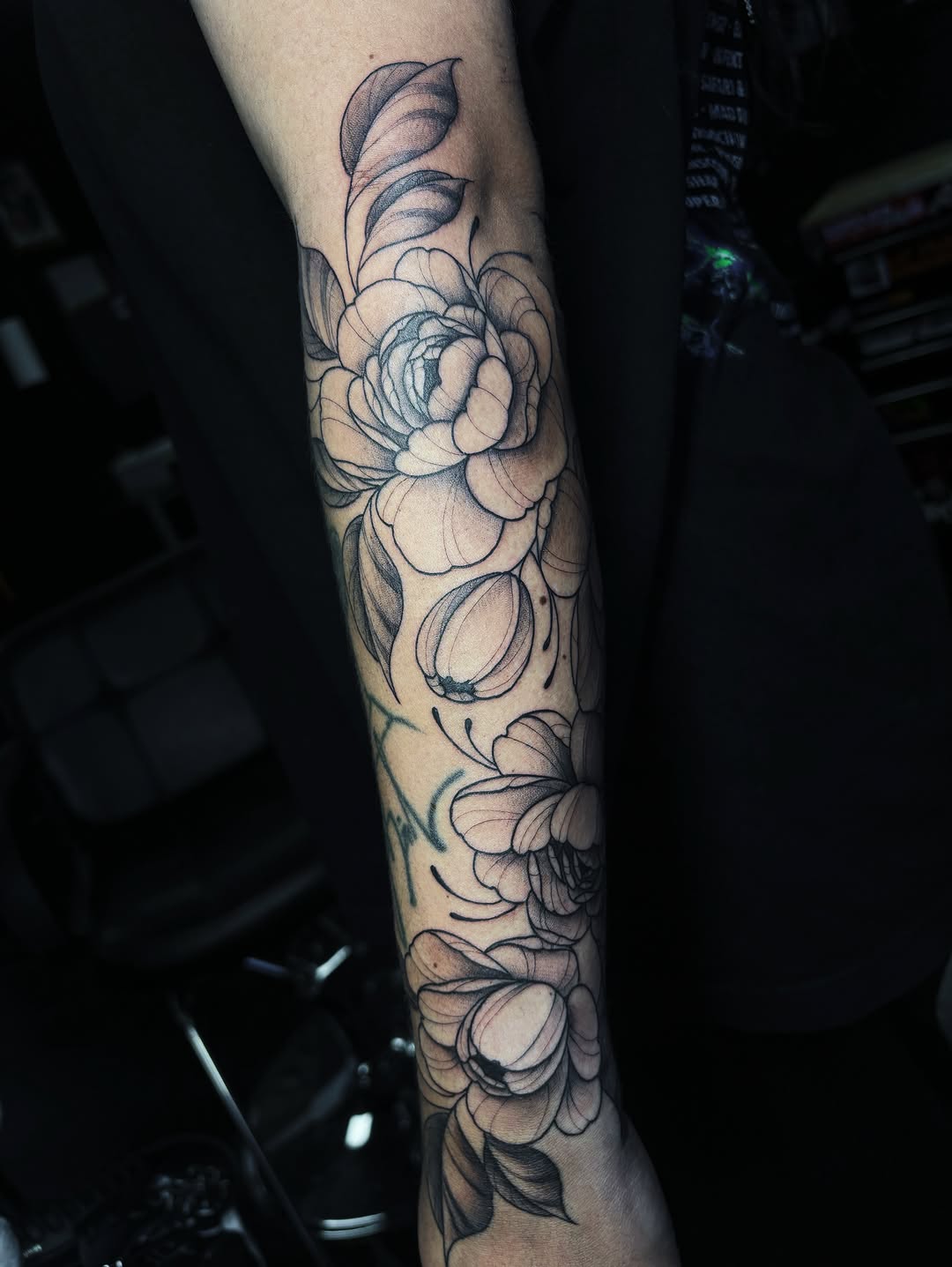Tattoo by @harmonytattoo_ — black_and_grey, fine_line