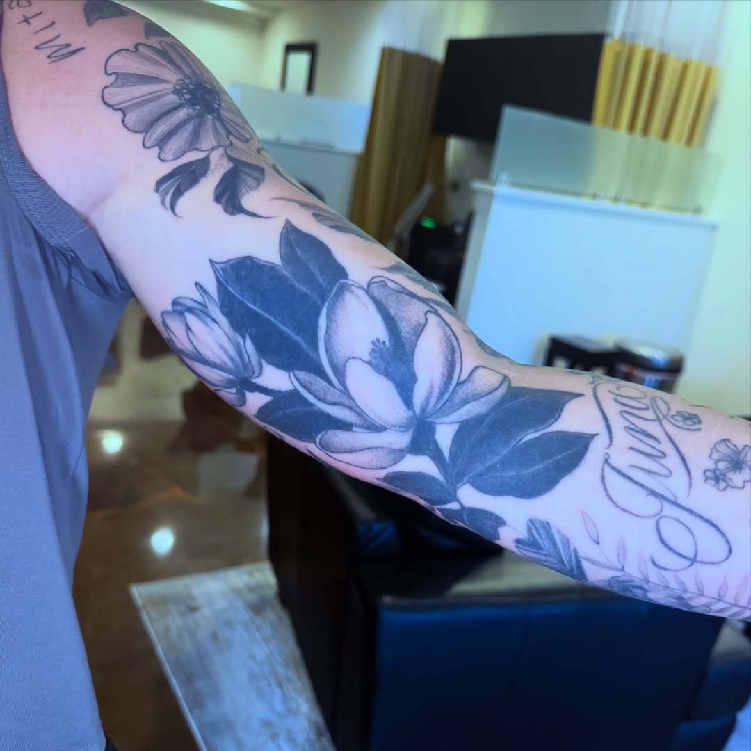 Tattoo by @shoppertattoo — black_and_grey