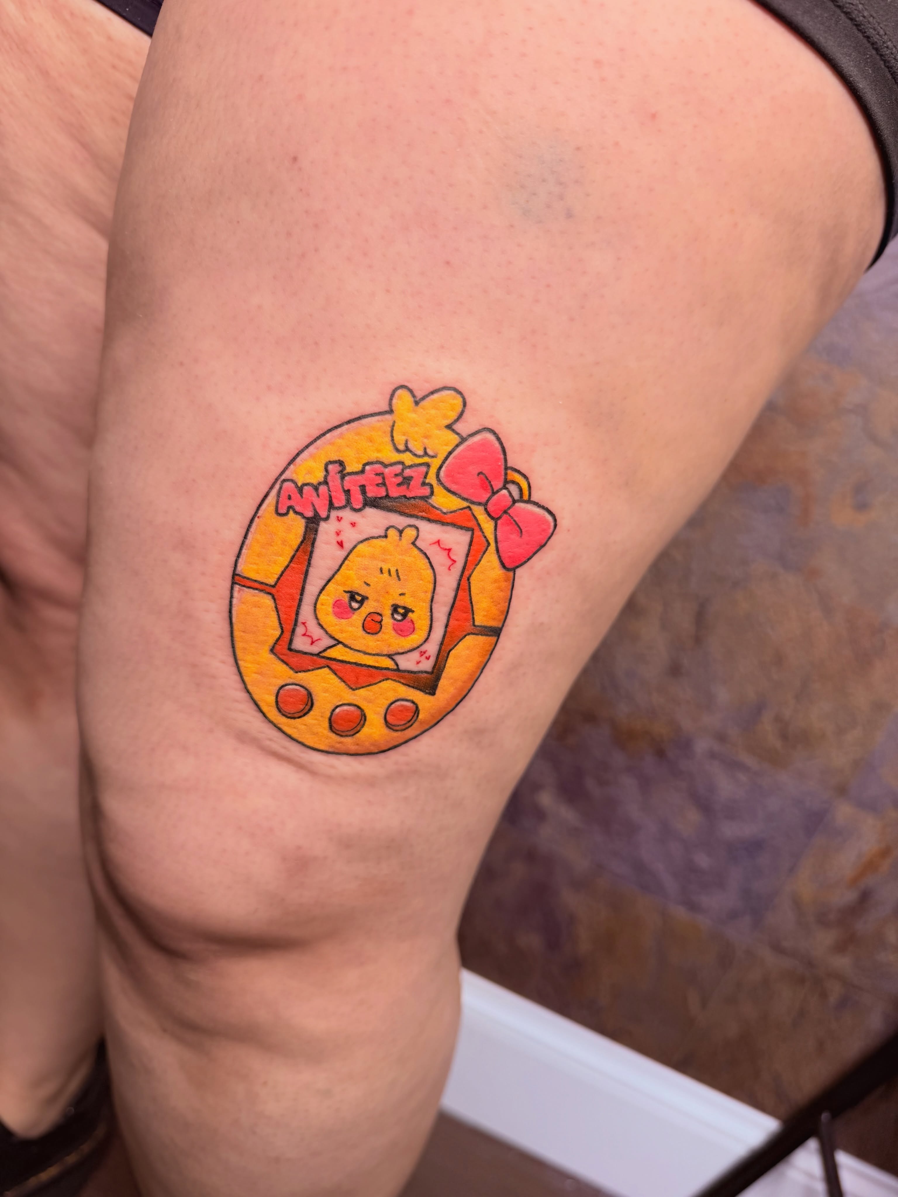 Chicken dotwork tattoo on the thigh by Jezza Munson