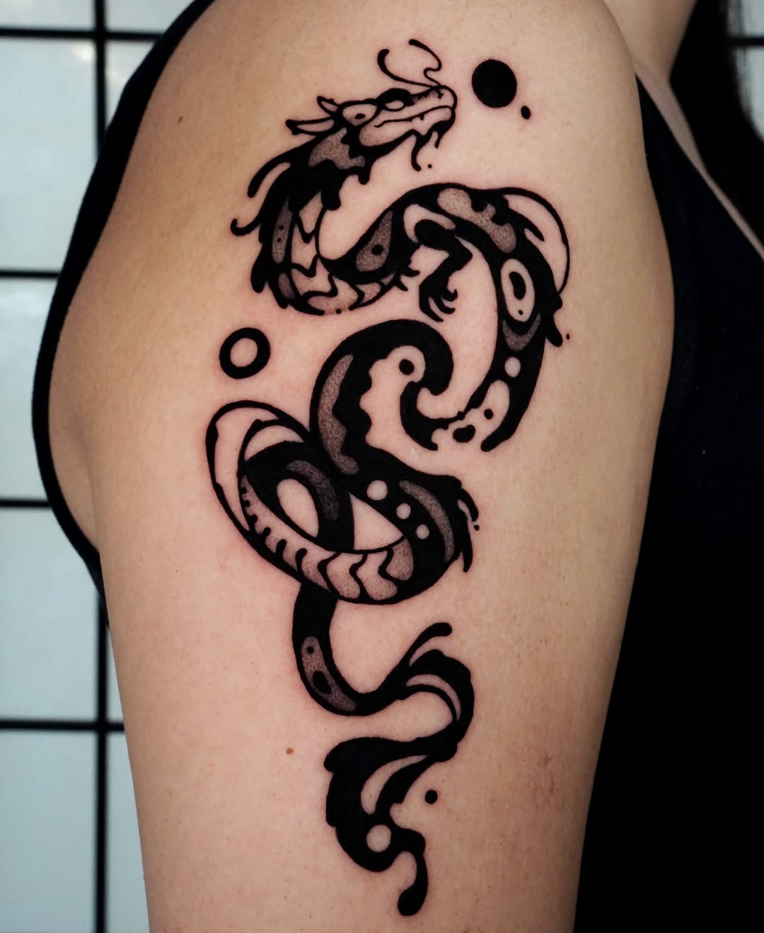 Dragon black and grey tattoo on the thigh by ▫️◽️◻️hunter Hayes◻️◽️▫️