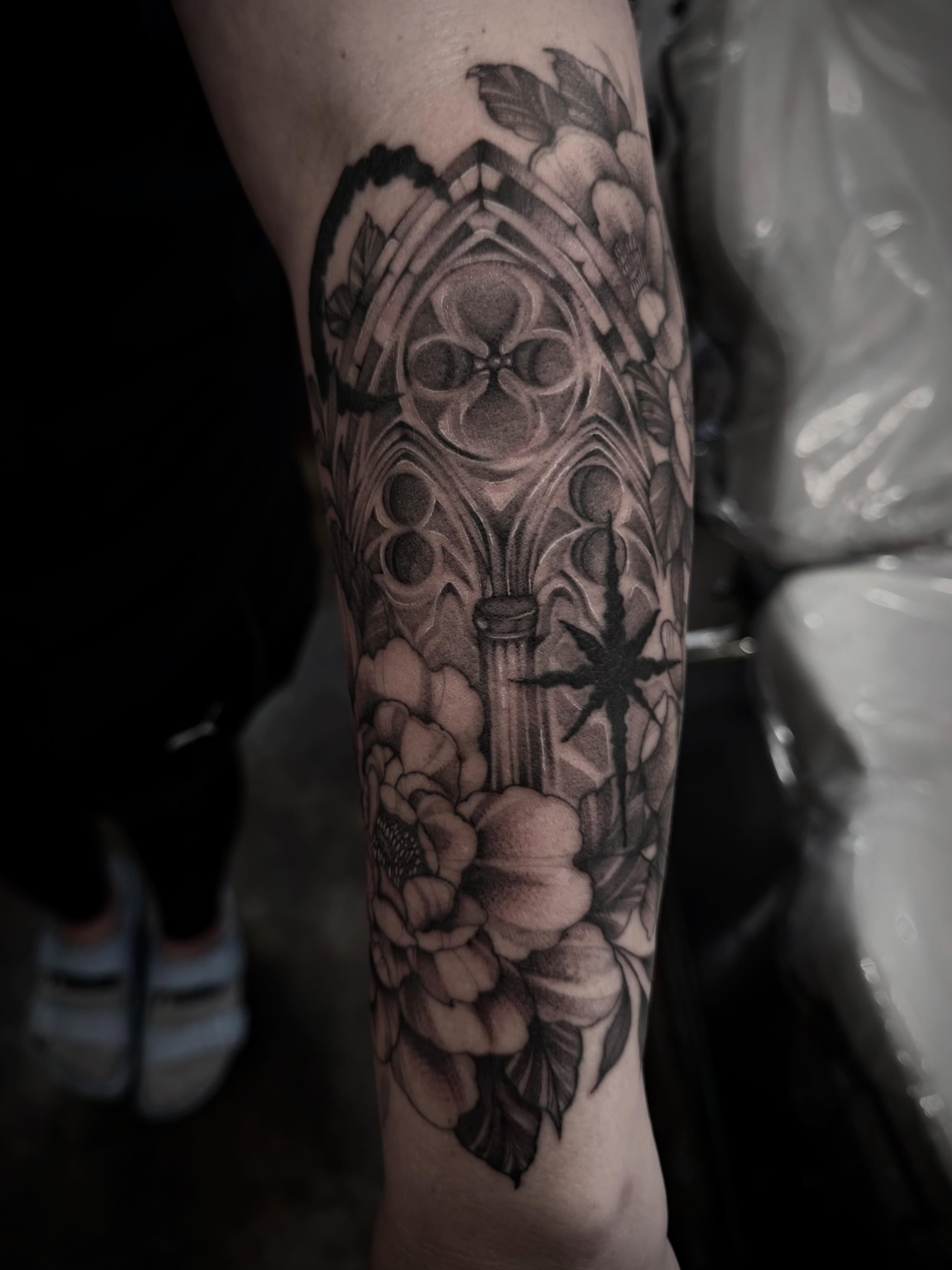 Tattoo by @inkandivvy — black_and_grey, geometric